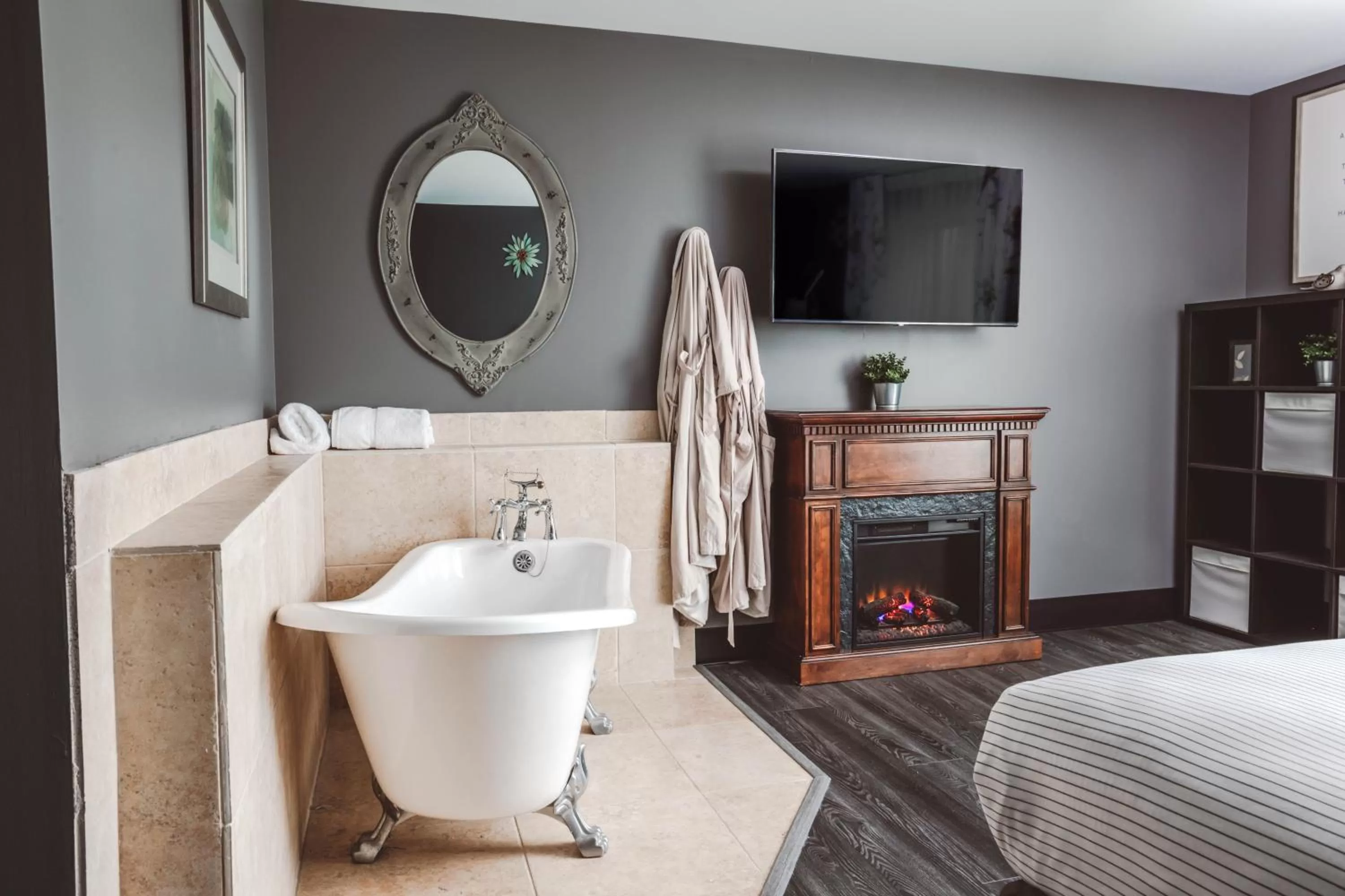 Superior King Suite in The Inn On Sheridan