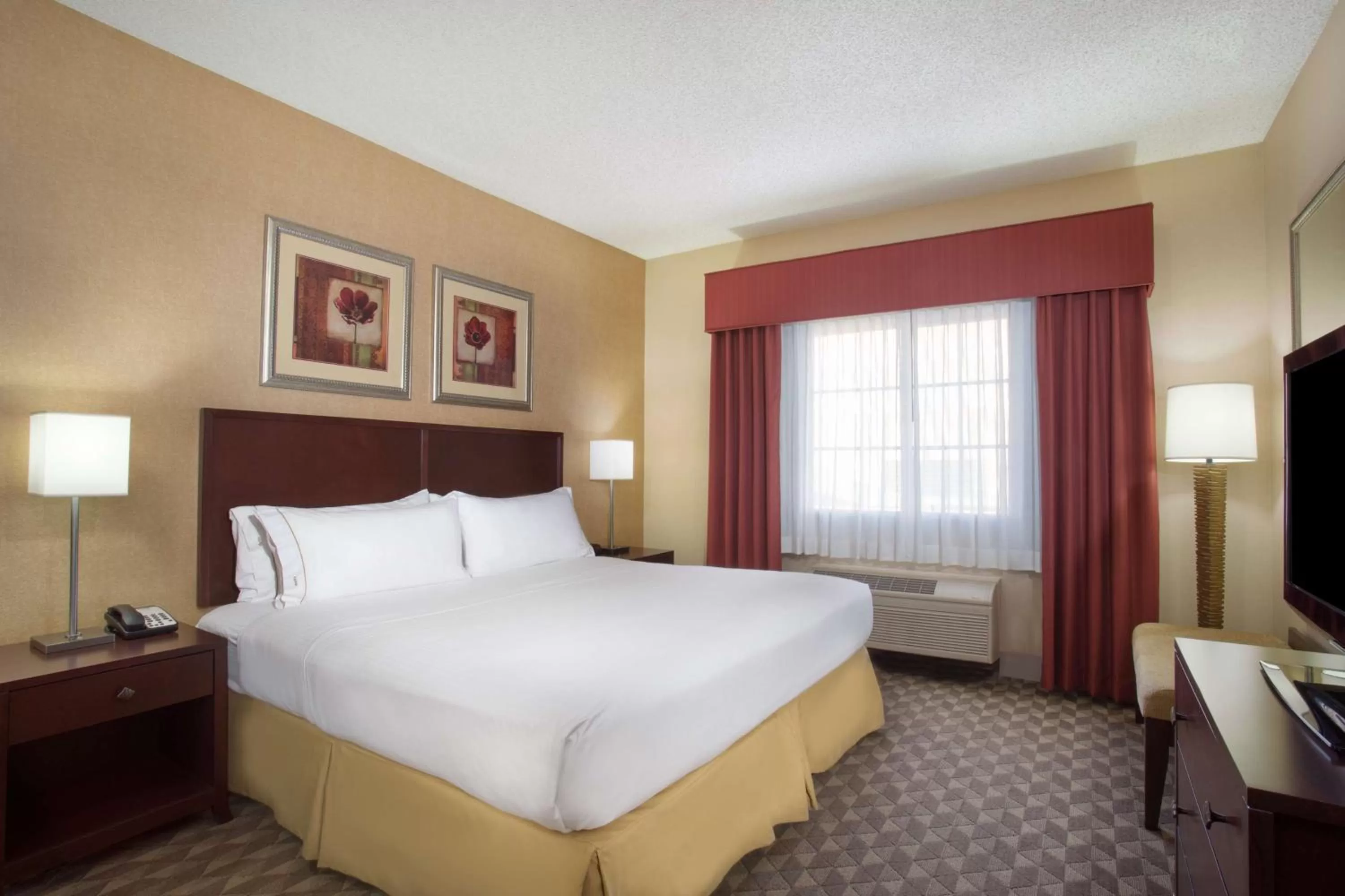 King Suite with Separate Bedroom in Best Western Downtown Phoenix
