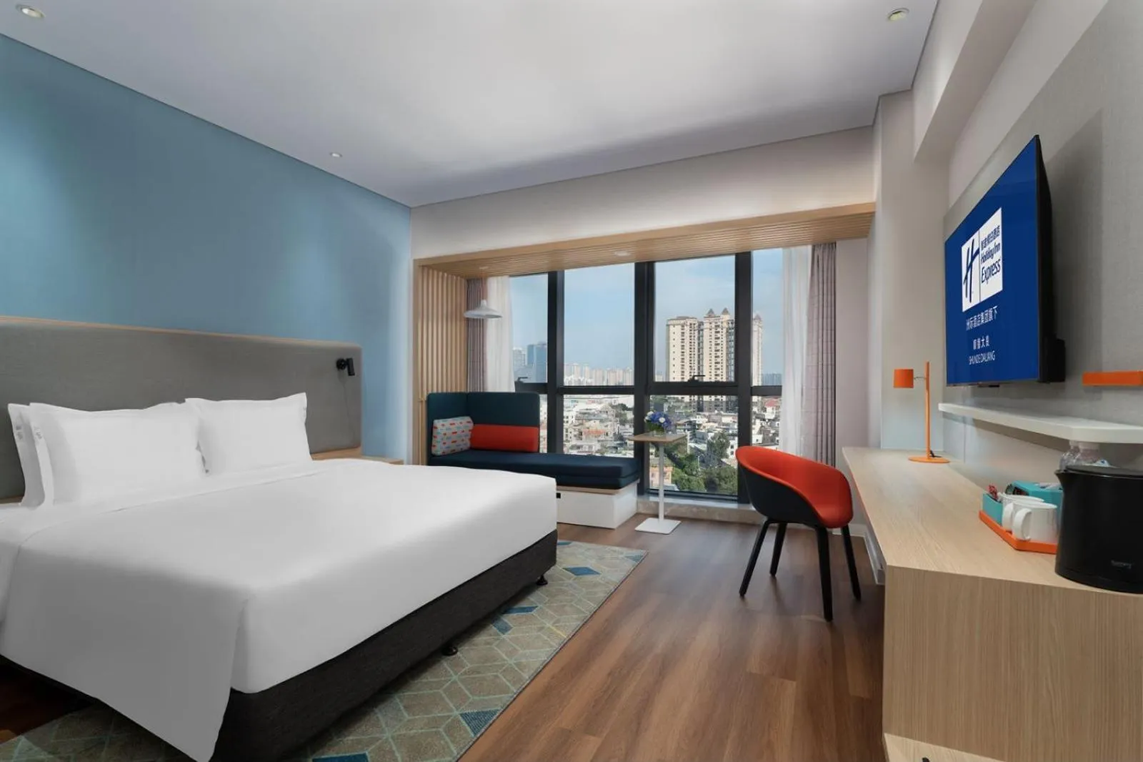 Standard King Room - High Floor in Holiday Inn Express Shunde Daliang by IHG