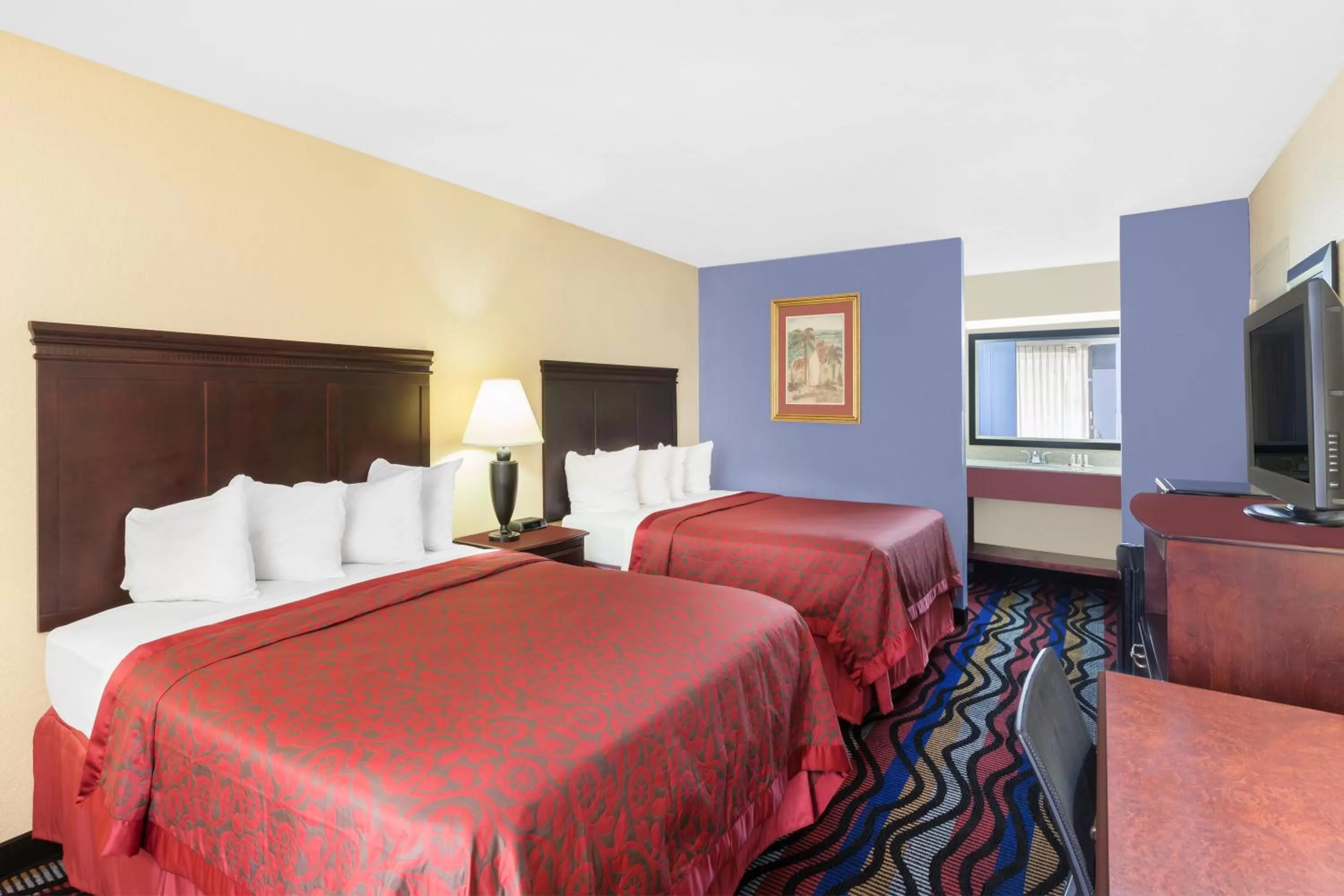 Deluxe Queen Room with Two Queen Beds - Non-Smoking in Days Inn by Wyndham Uvalde