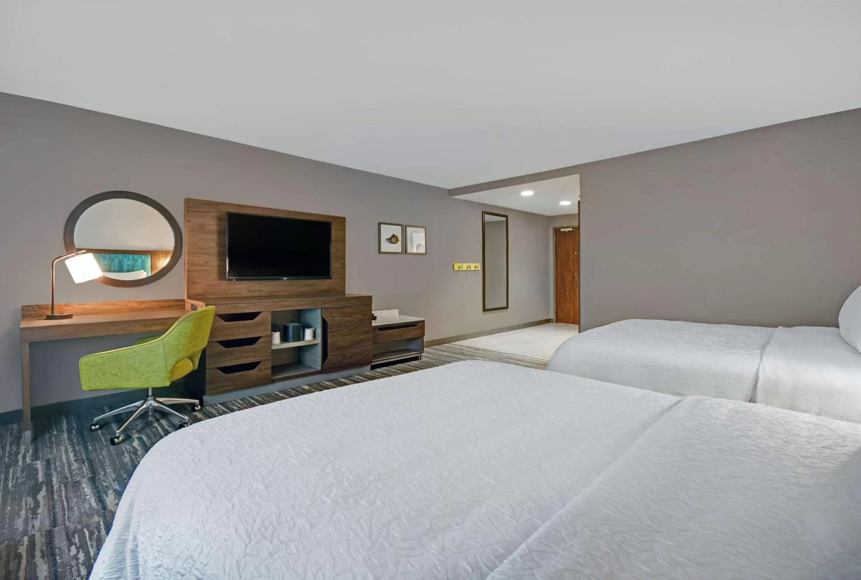 Queen Room with Two Queen Beds - Non-Smoking in Hampton Inn Cave City, KY