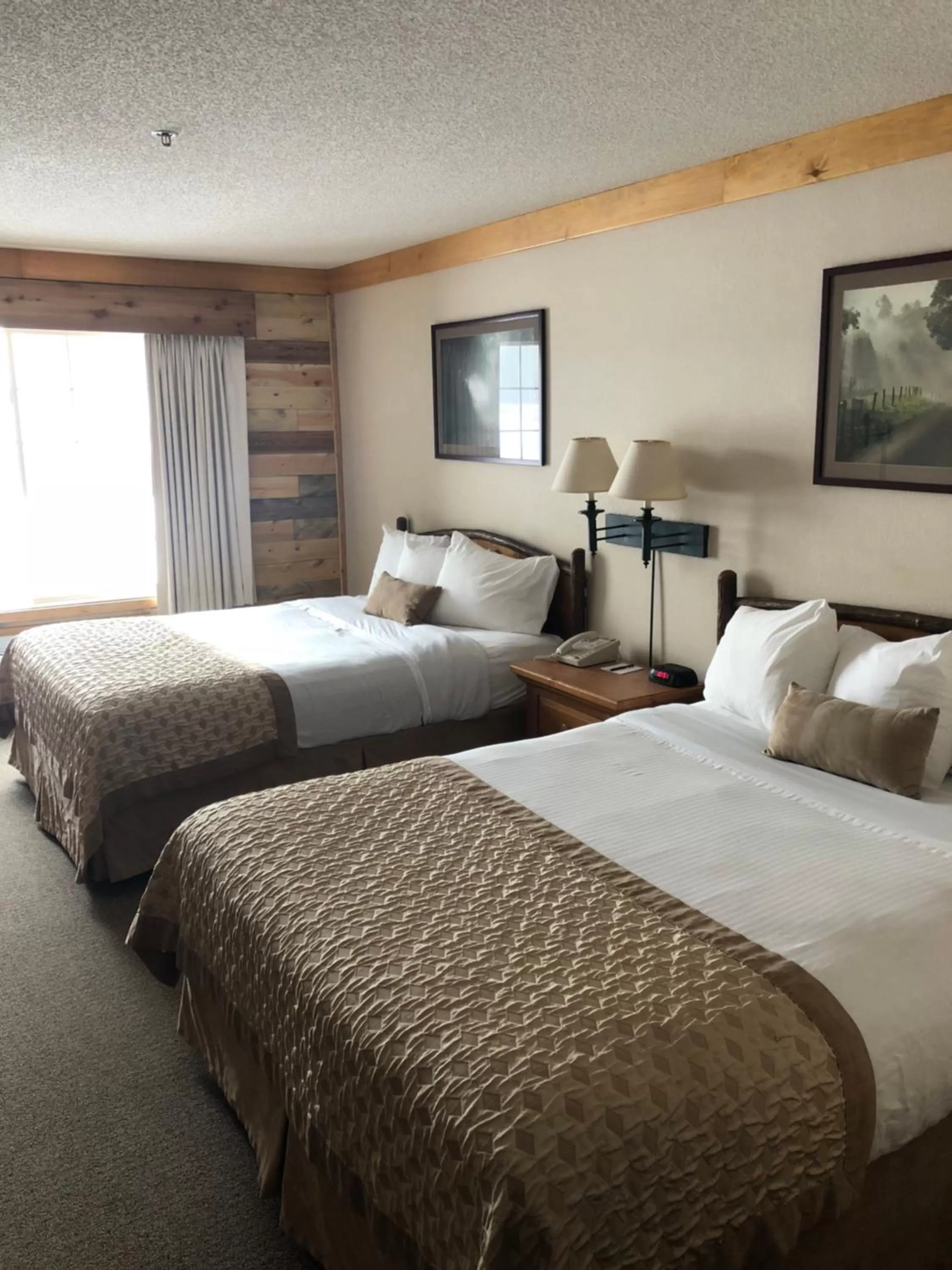 Double Queen Room in Flat Creek Lodge