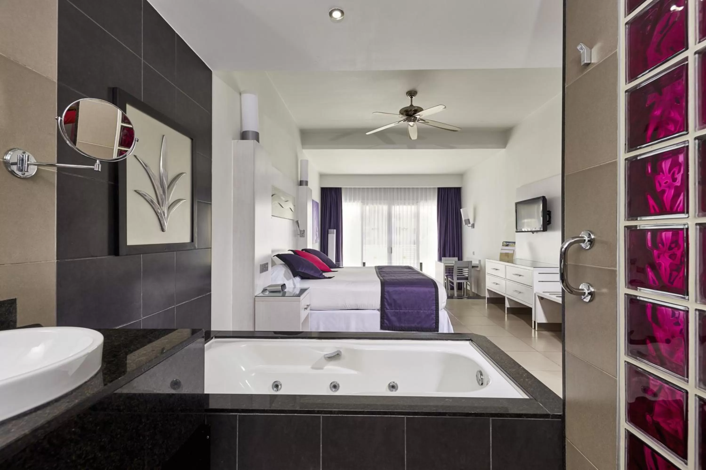 Junior Suite Superior in Riu Palace Mexico - All Inclusive