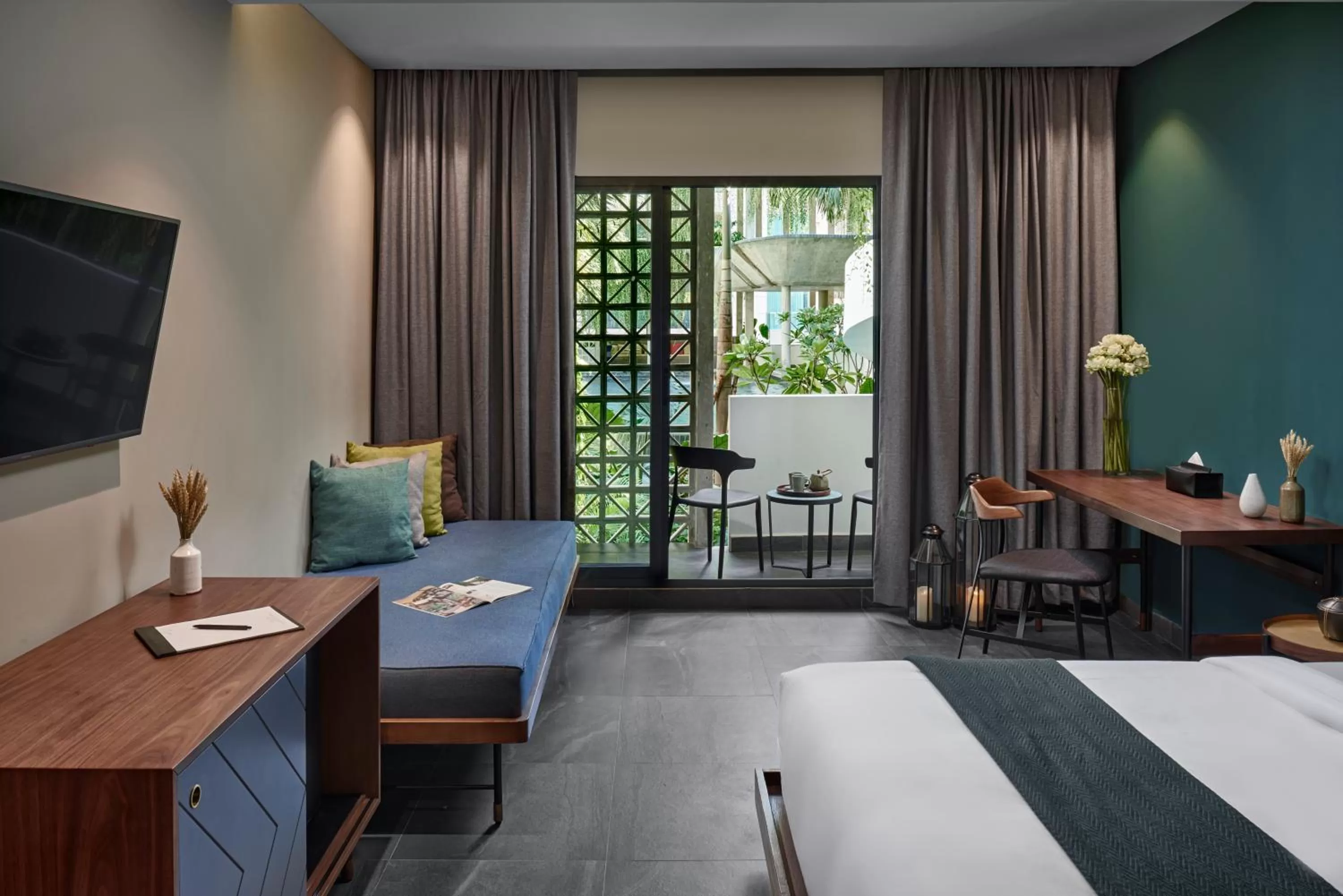 Deluxe Pool View in Baitong Hotel & Resort Phnom Penh