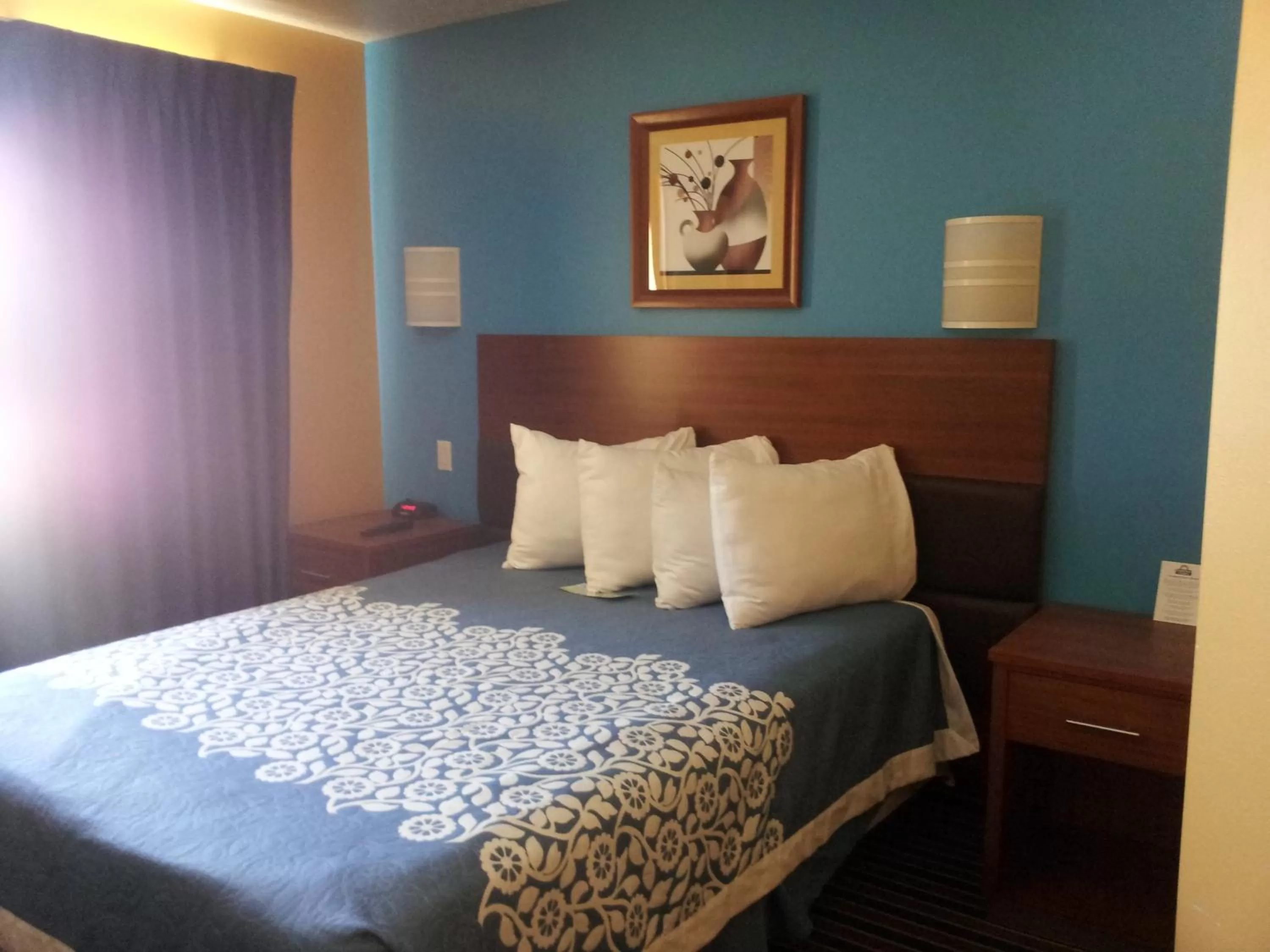 King Room - Mobility Access/Non-Smoking in Days Inn by Wyndham Vernal