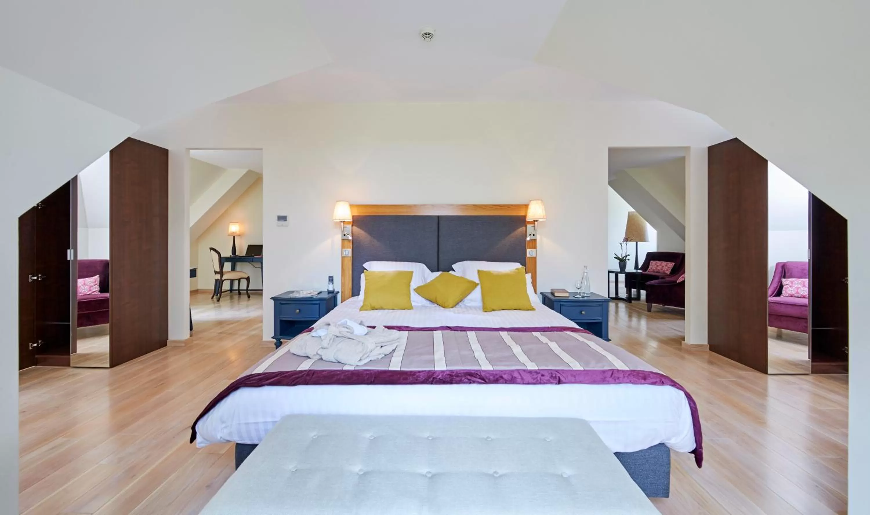 Suite in Mercure Maintenon