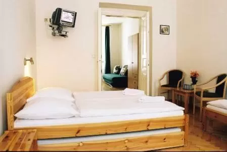 Room for 6 People in Pension Prague City