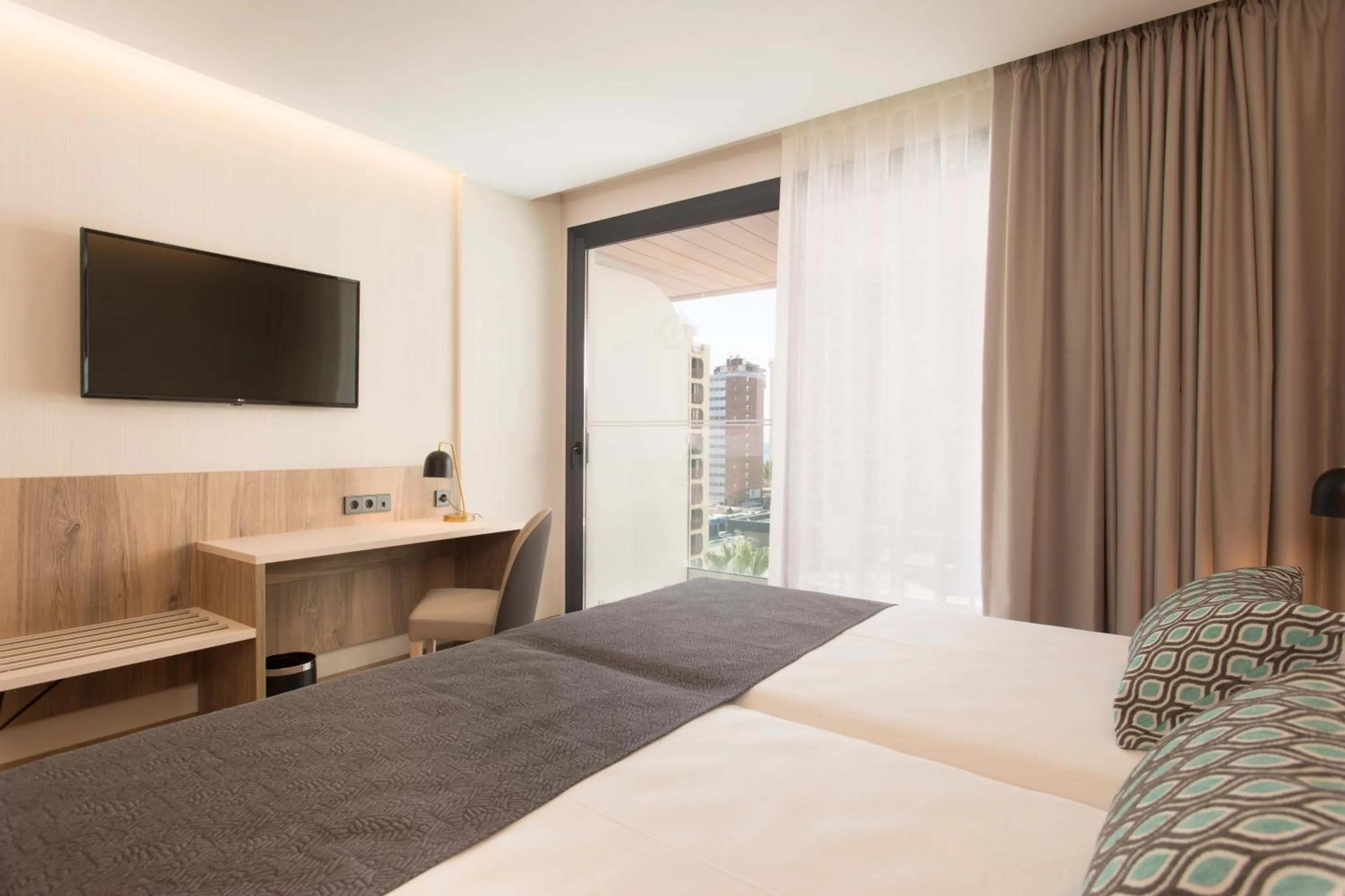 Single Room with Pool View - single occupancy in Hotel Presidente 4 sup