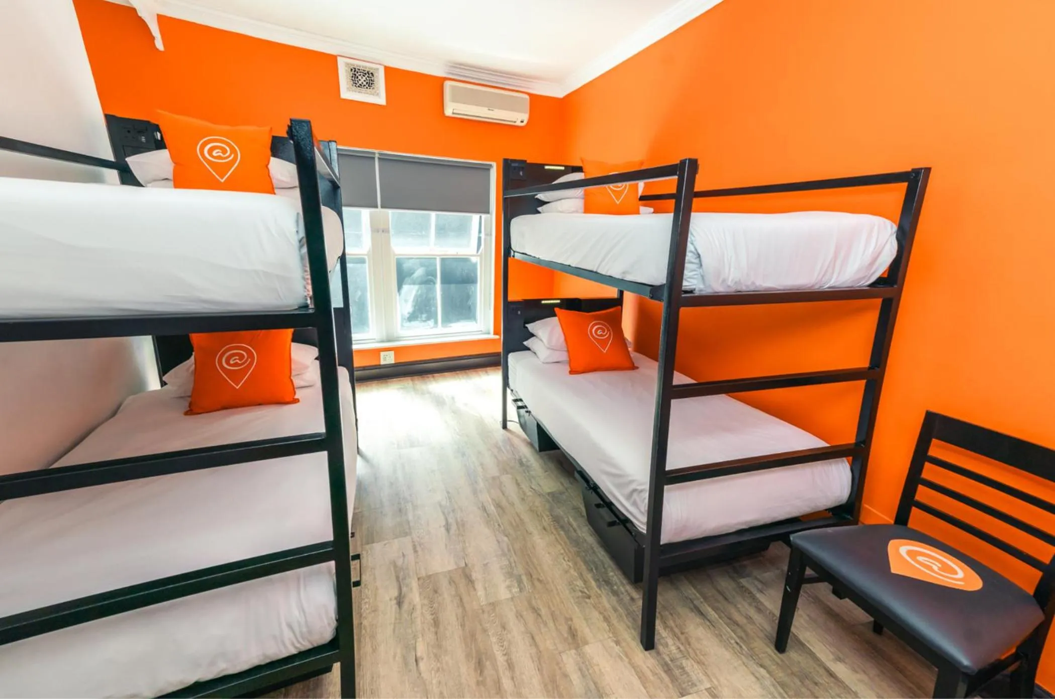 Bed in 4-Bed Mixed Dormitory Room with en-suite Bathroom in Never at Home Green Point