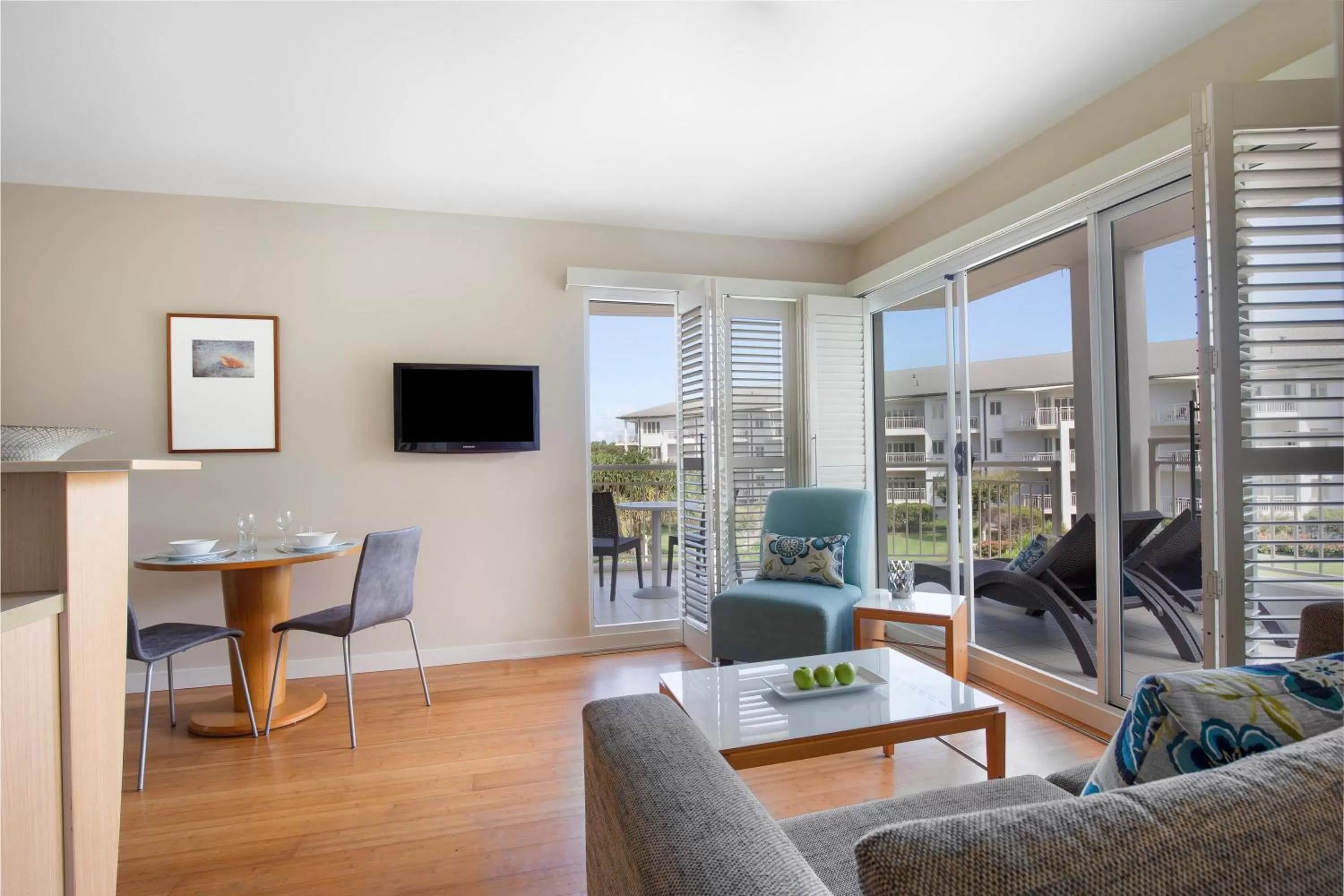 One-Bedroom Suite with Spa Bath in Mantra on Salt Beach