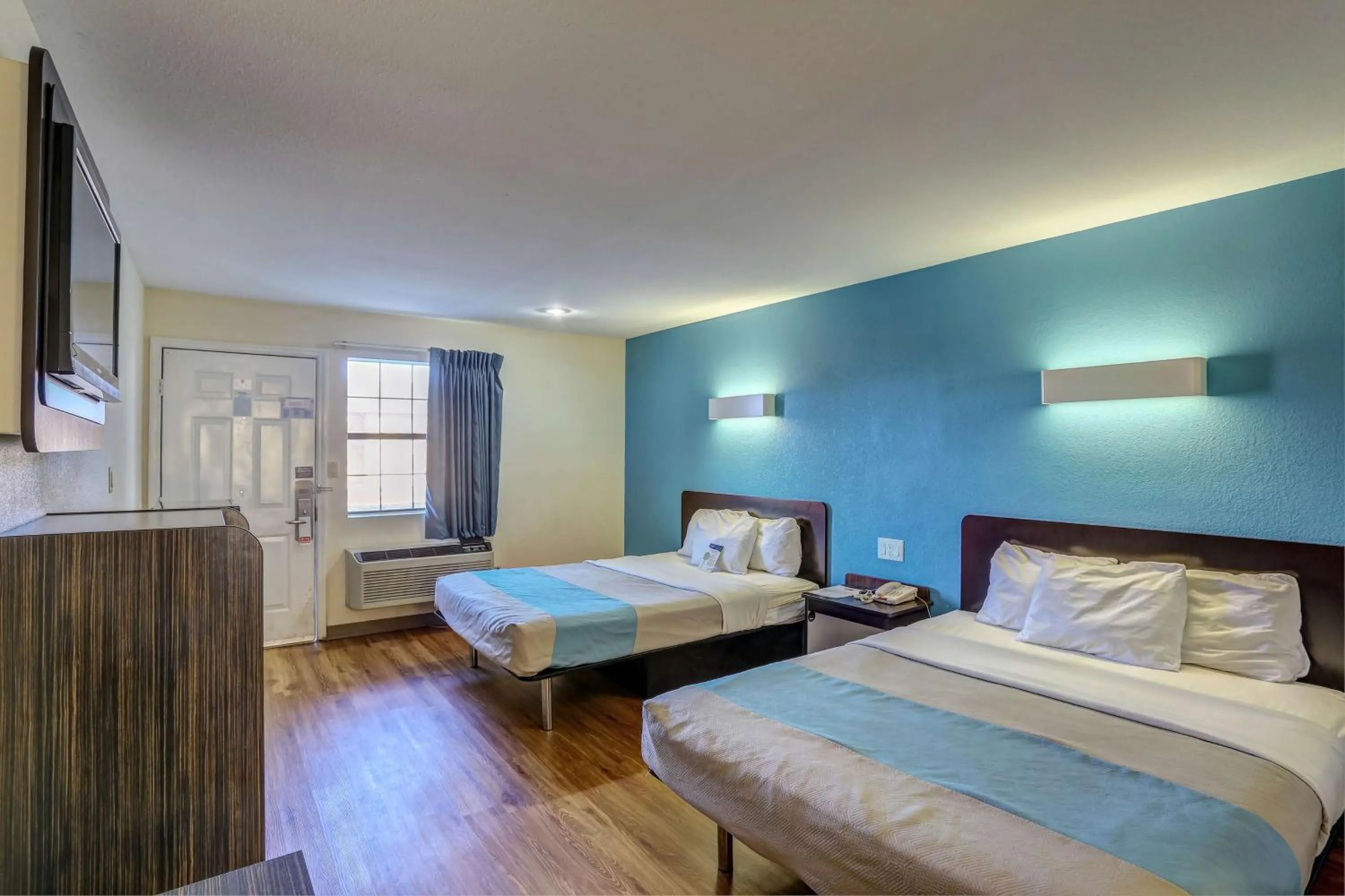 Queen Room with Two Queen Beds - Non-Smoking in Motel 6-Dickson, TN