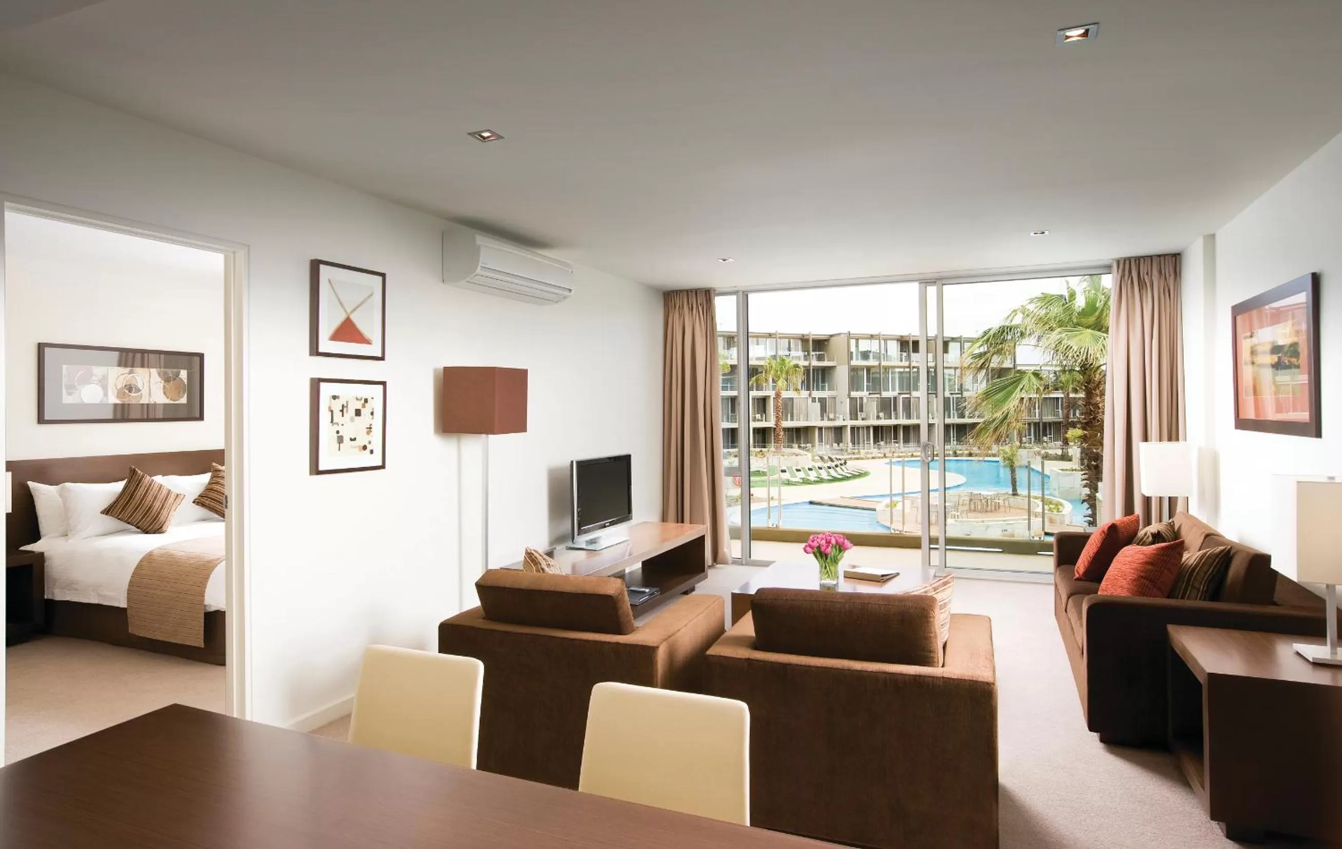 One-Bedroom Apartment with Pool View in Wyndham Resort Torquay