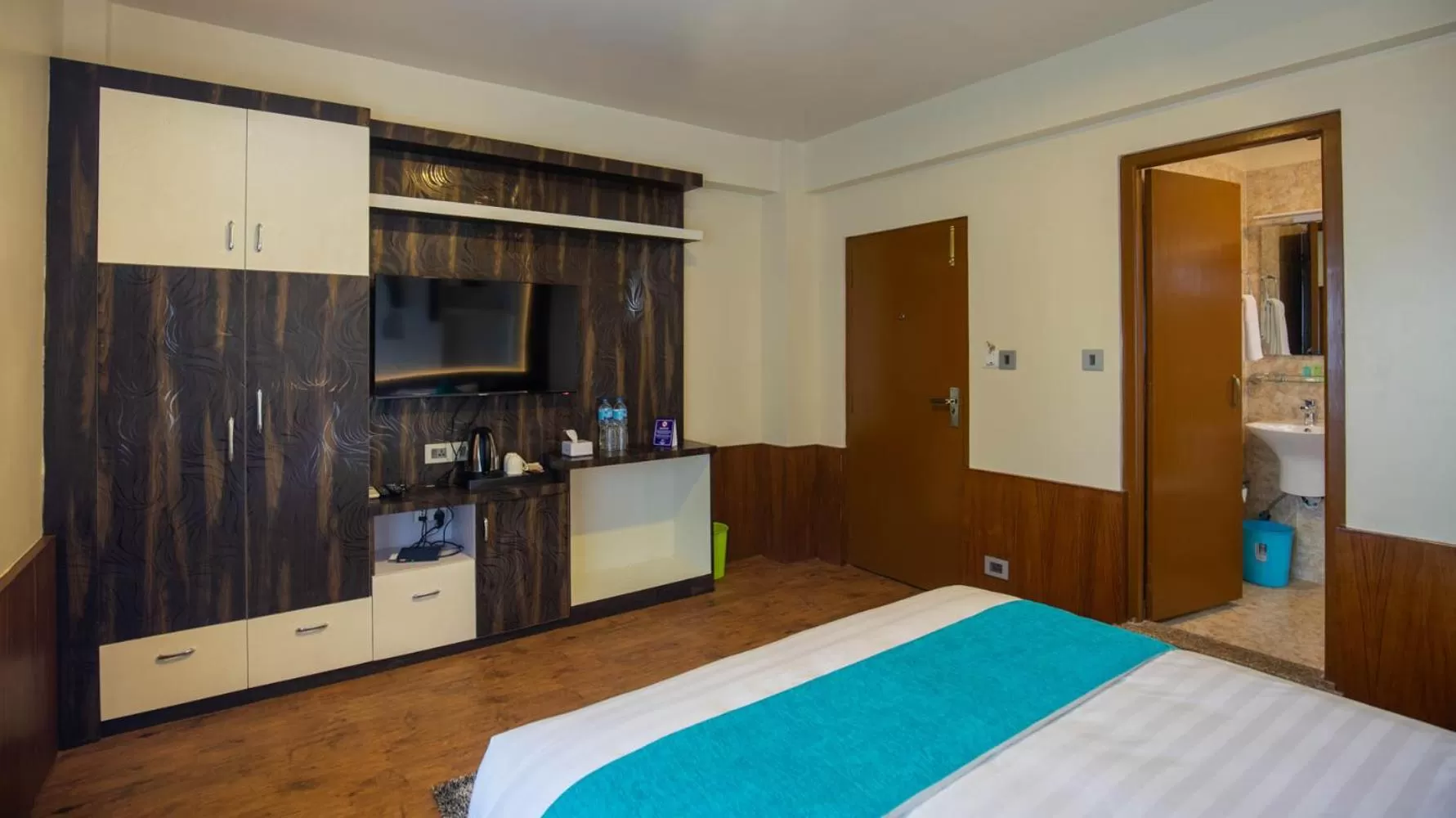 Double Room with Mountain View in Hotel Himalayan Glacier