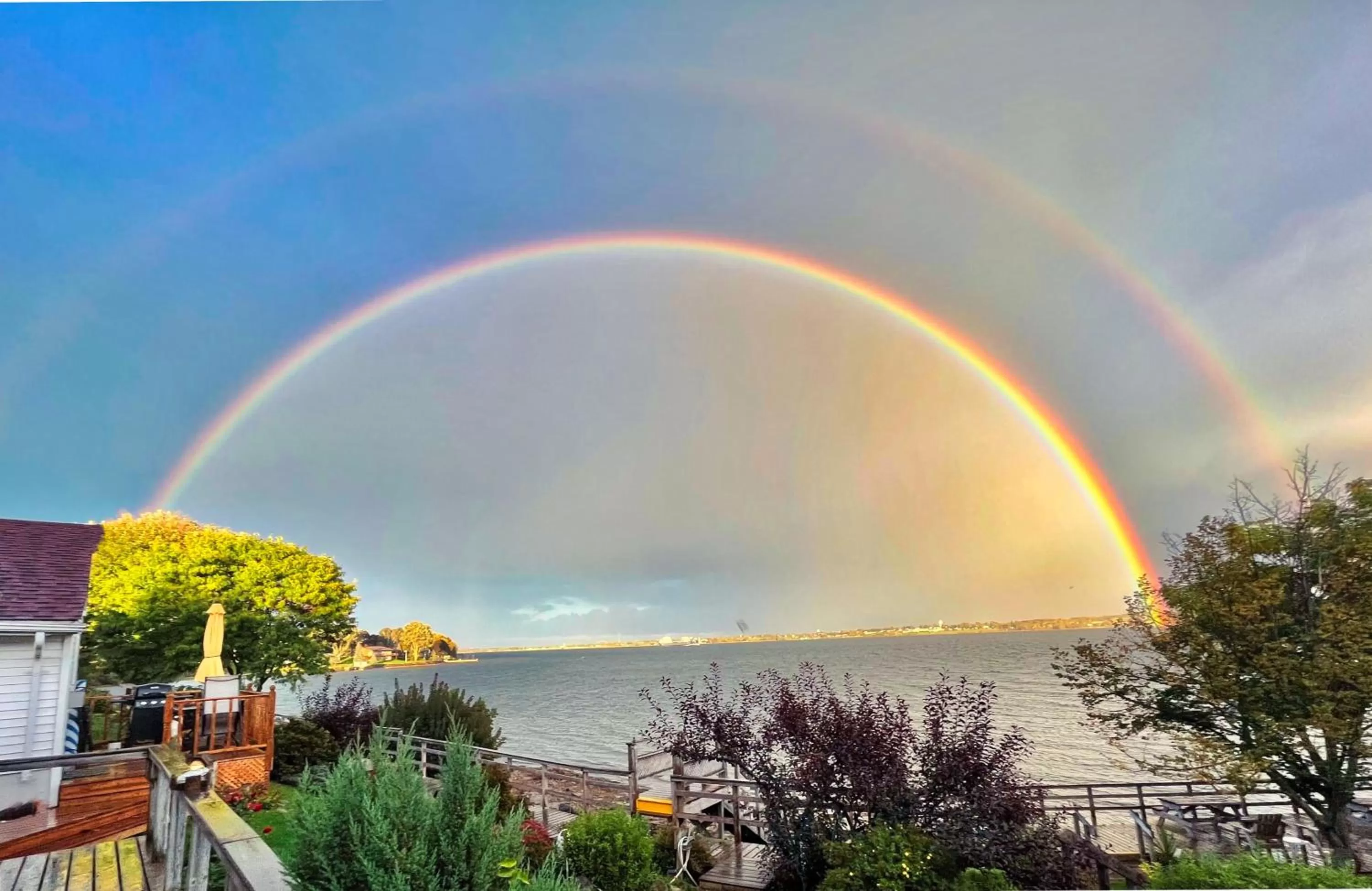 Dewar's Inn and Cottages