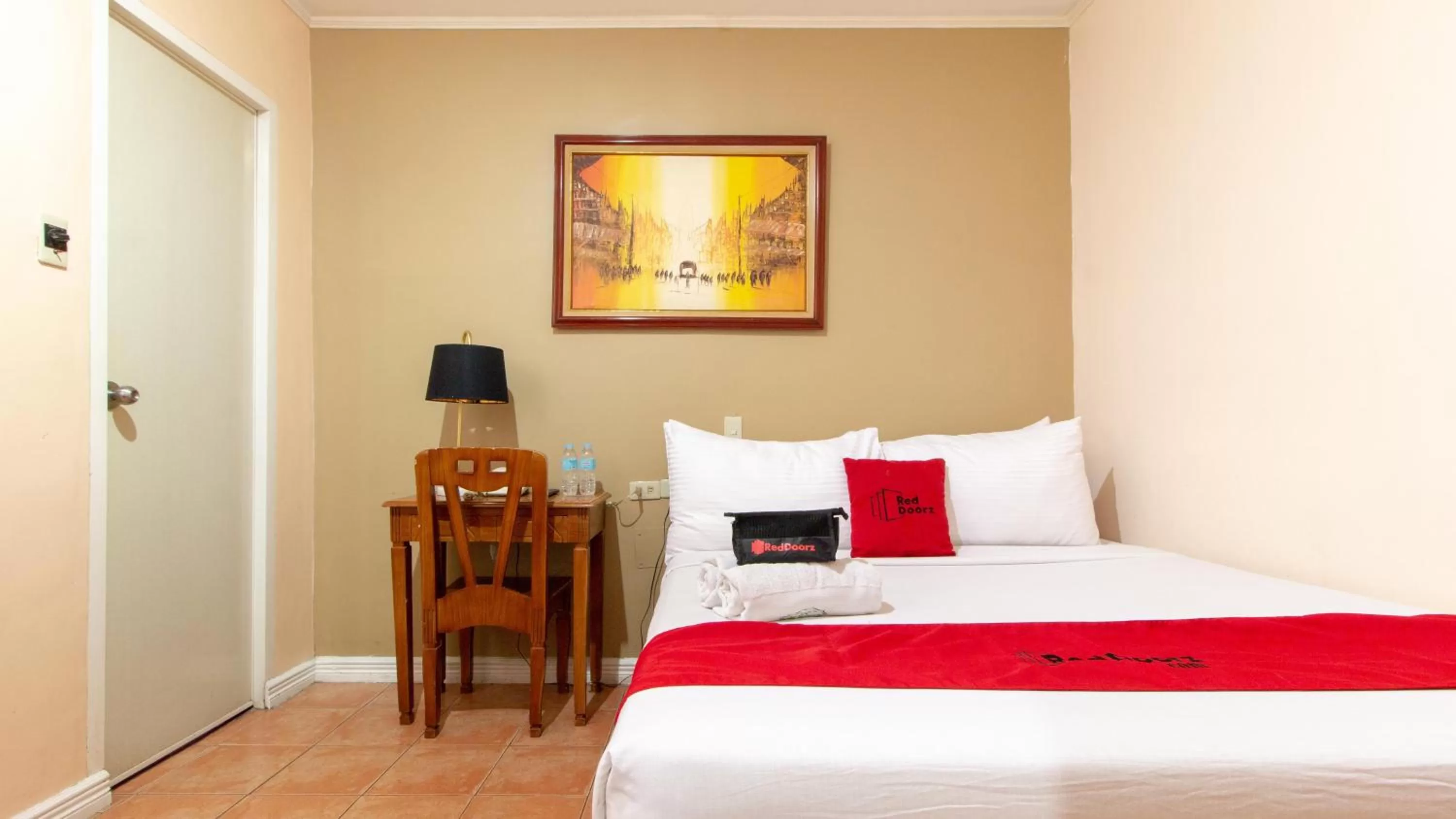 Double Room in RedDoorz @ Downtown Tacloban