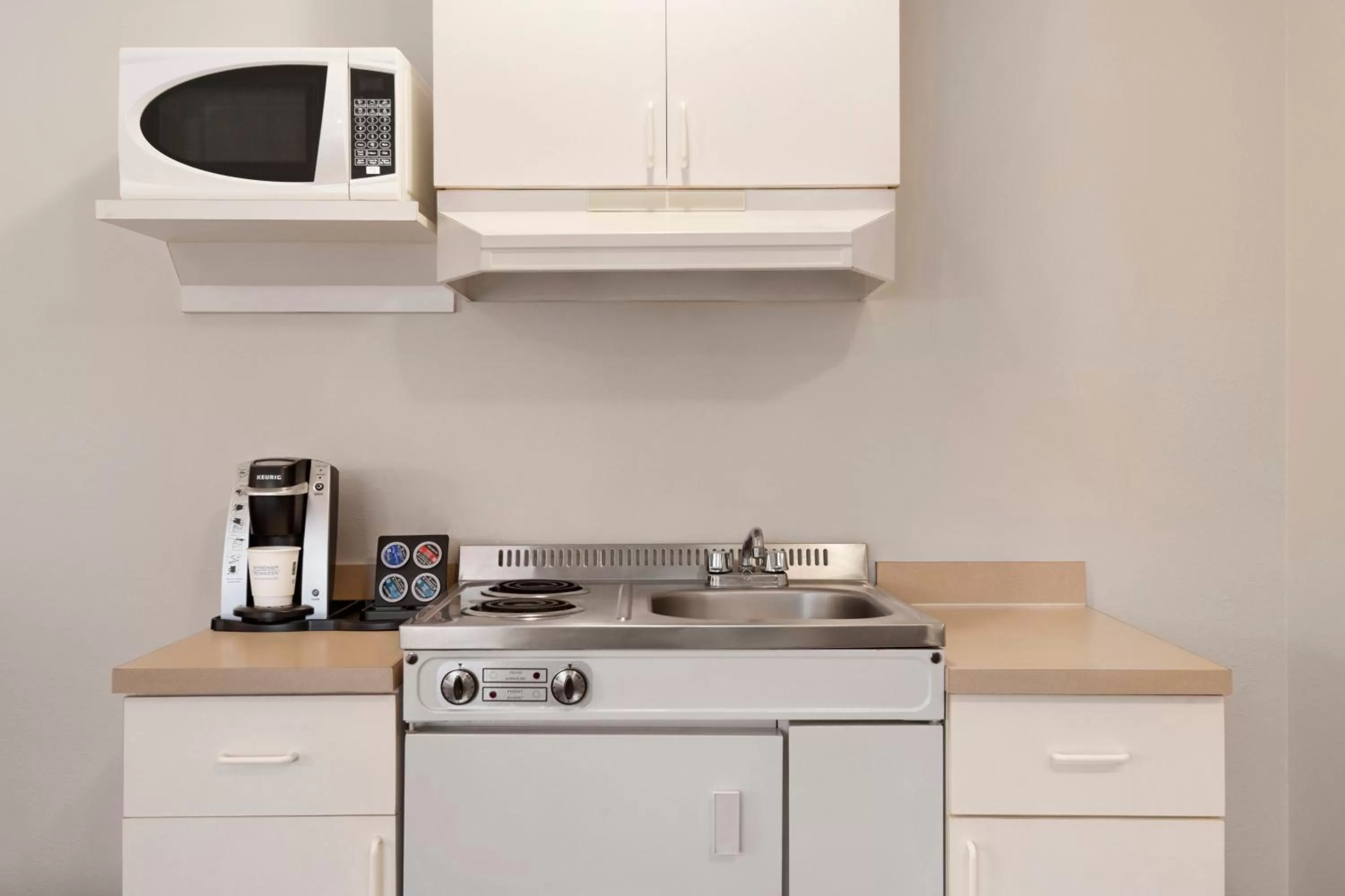 Queen Studio - Non-Smoking in Travelodge by Wyndham McBride