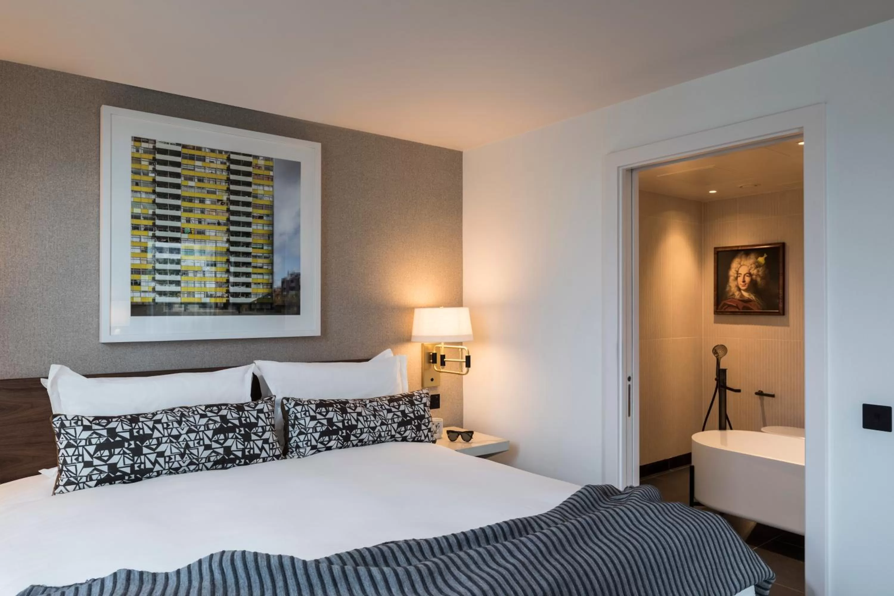 King Suite with Sofa bed in Bankside Hotel, Autograph Collection