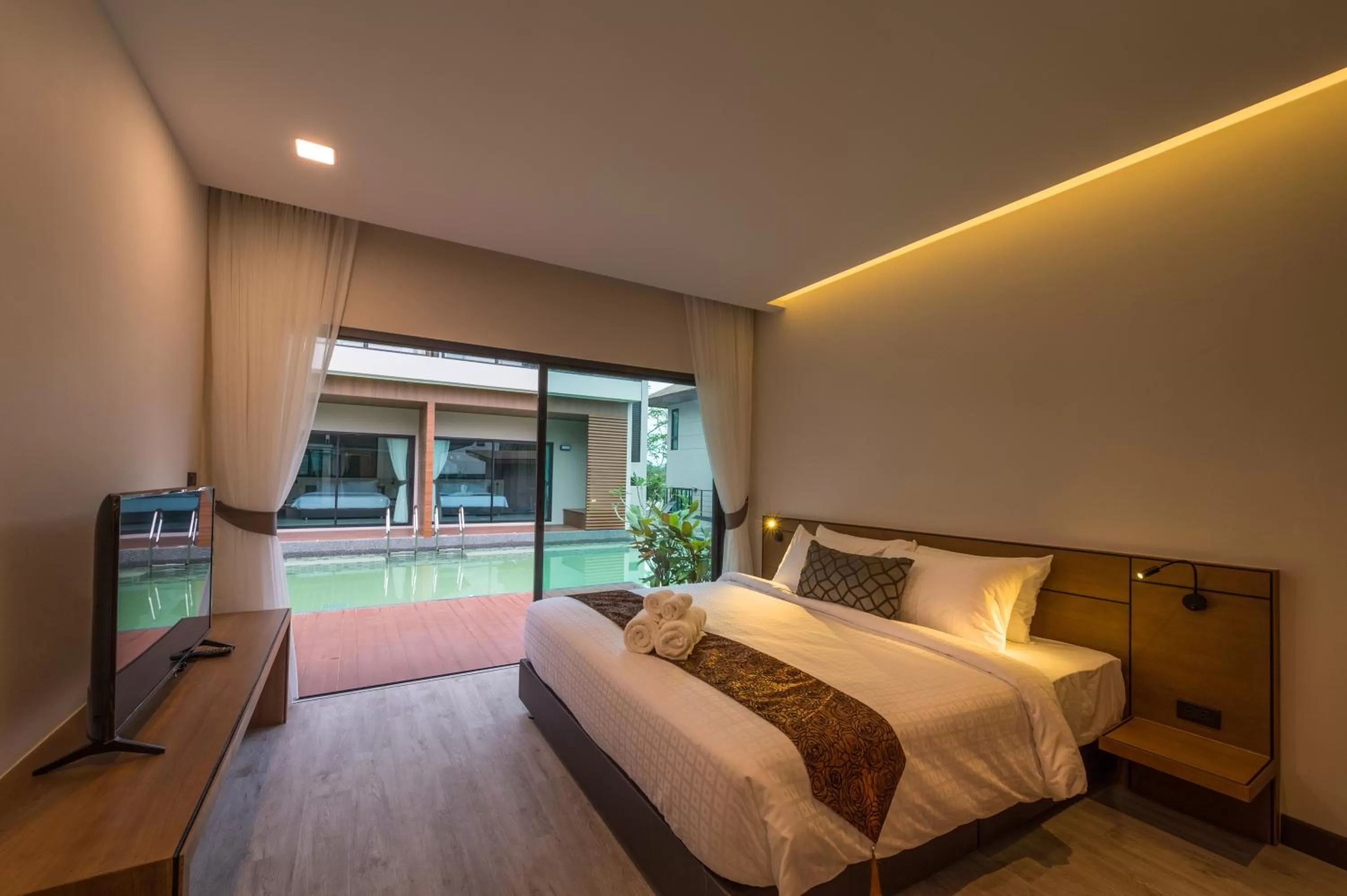 Family Pool Access with bathtub in Cher​mantra​ Aonang​ Resort & Pool​ Suite