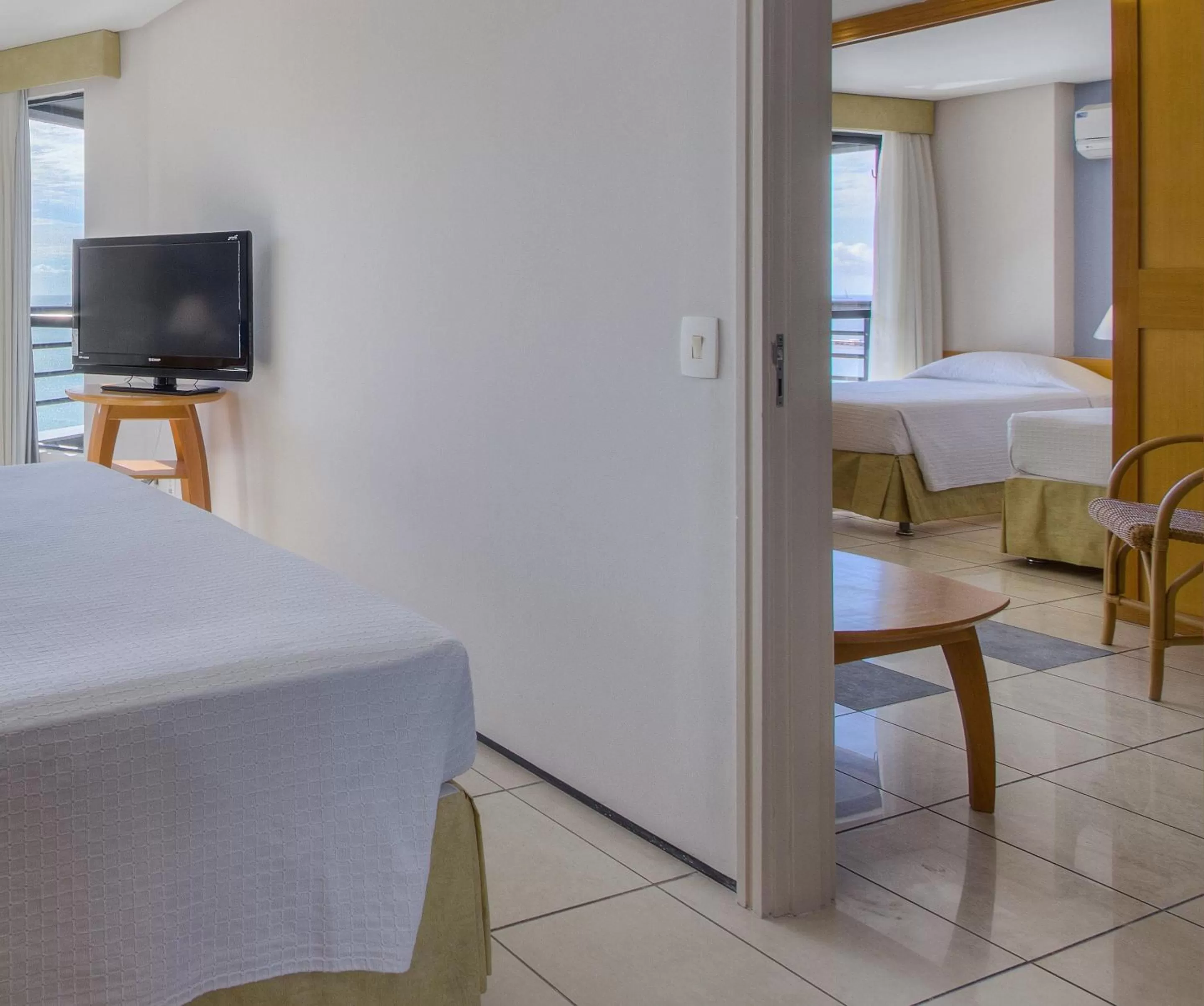 Master Apartment in Iate Plaza Hotel