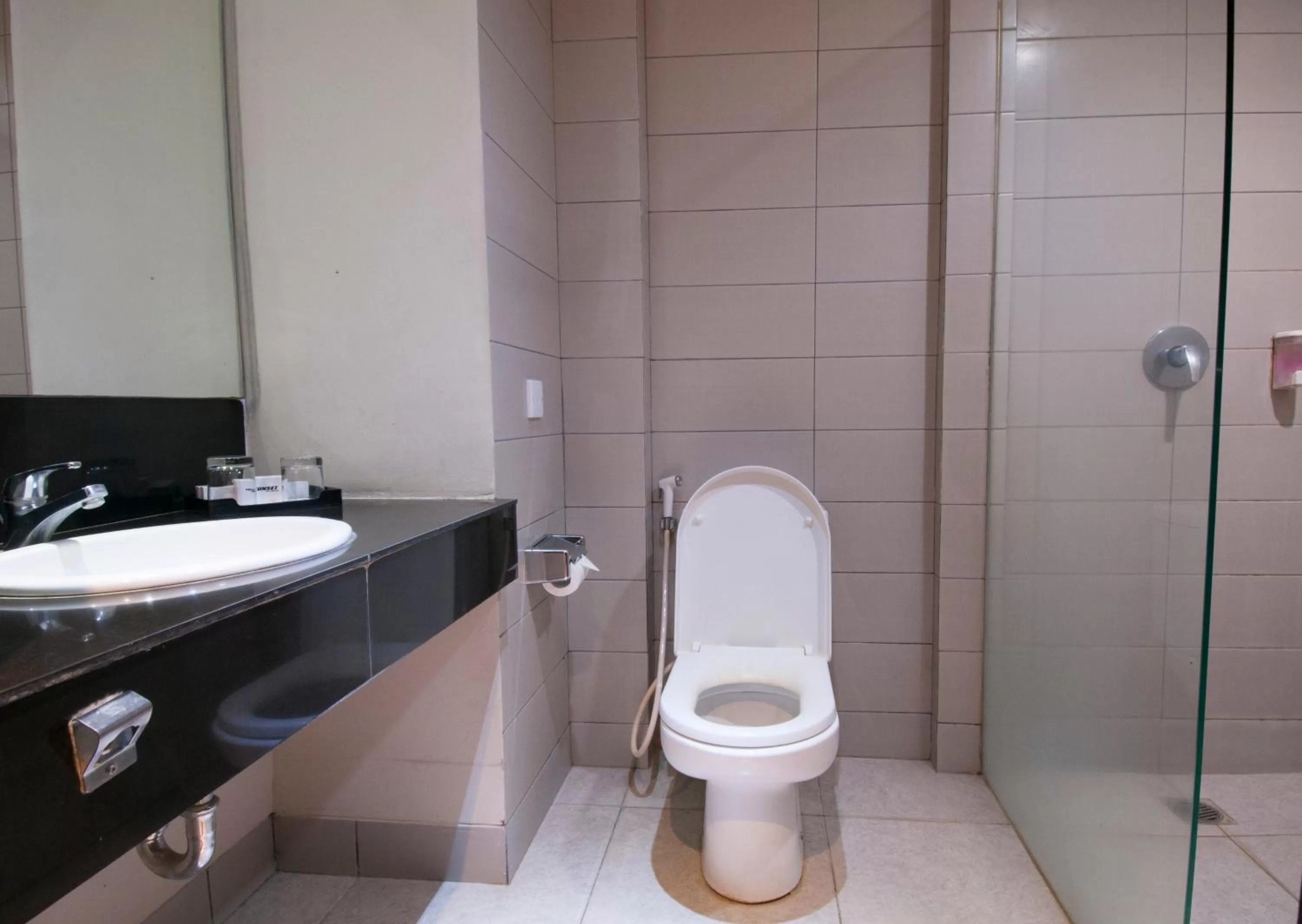 Deluxe Double or Twin Room with Balcony in 100 Sunset Kuta Hotel & Ballroom