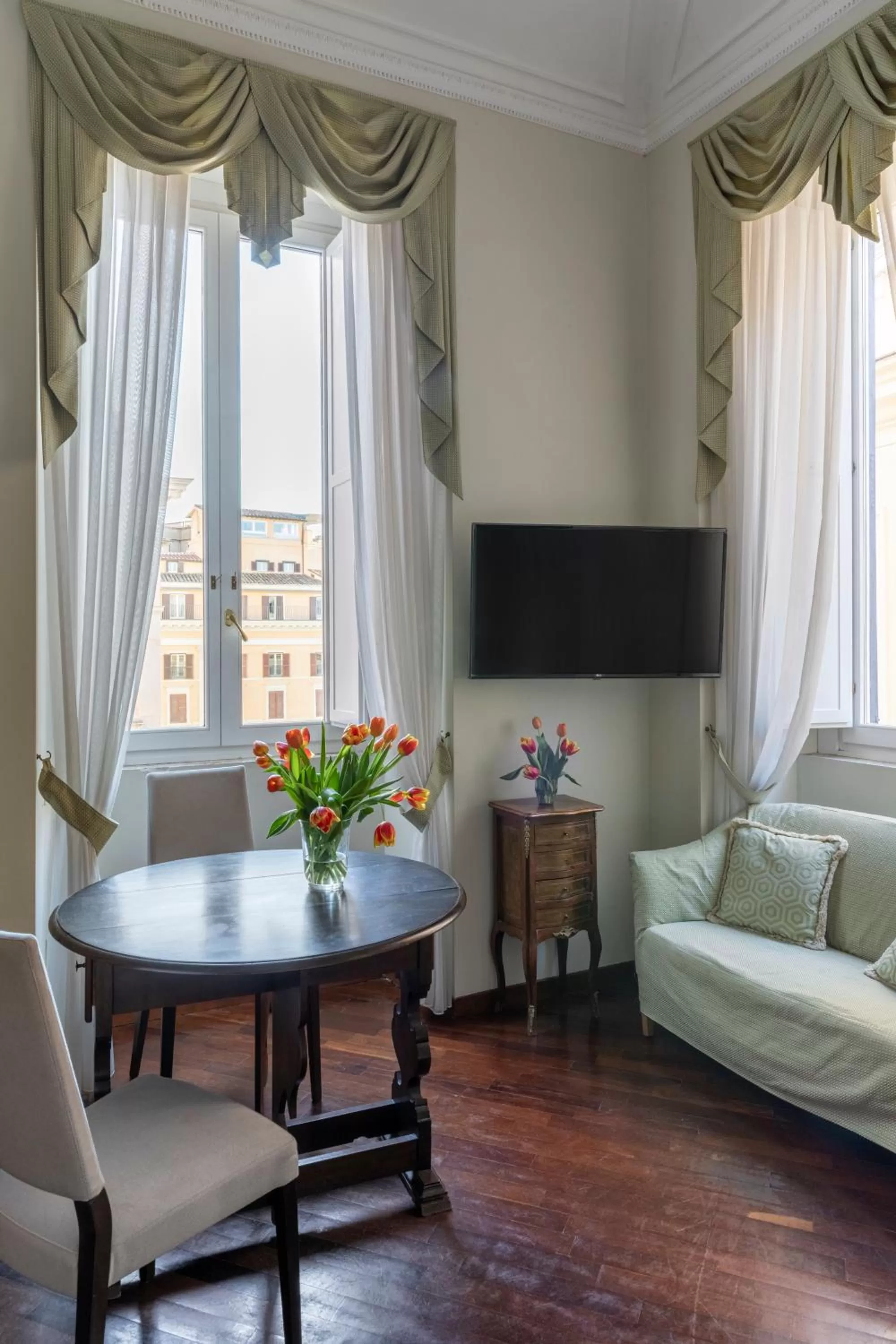 Two-Bedroom Apartment in Hotel Scalinata Di Spagna