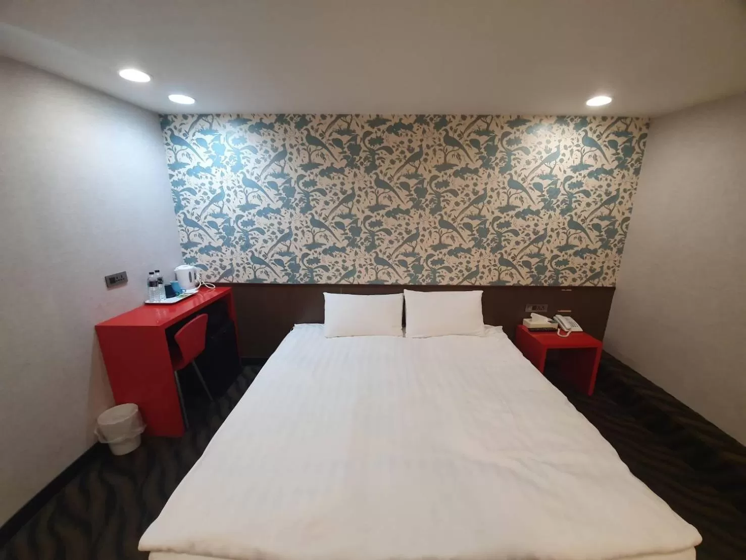 Budget Double Room (No Window) in Funny Ximen Hotel