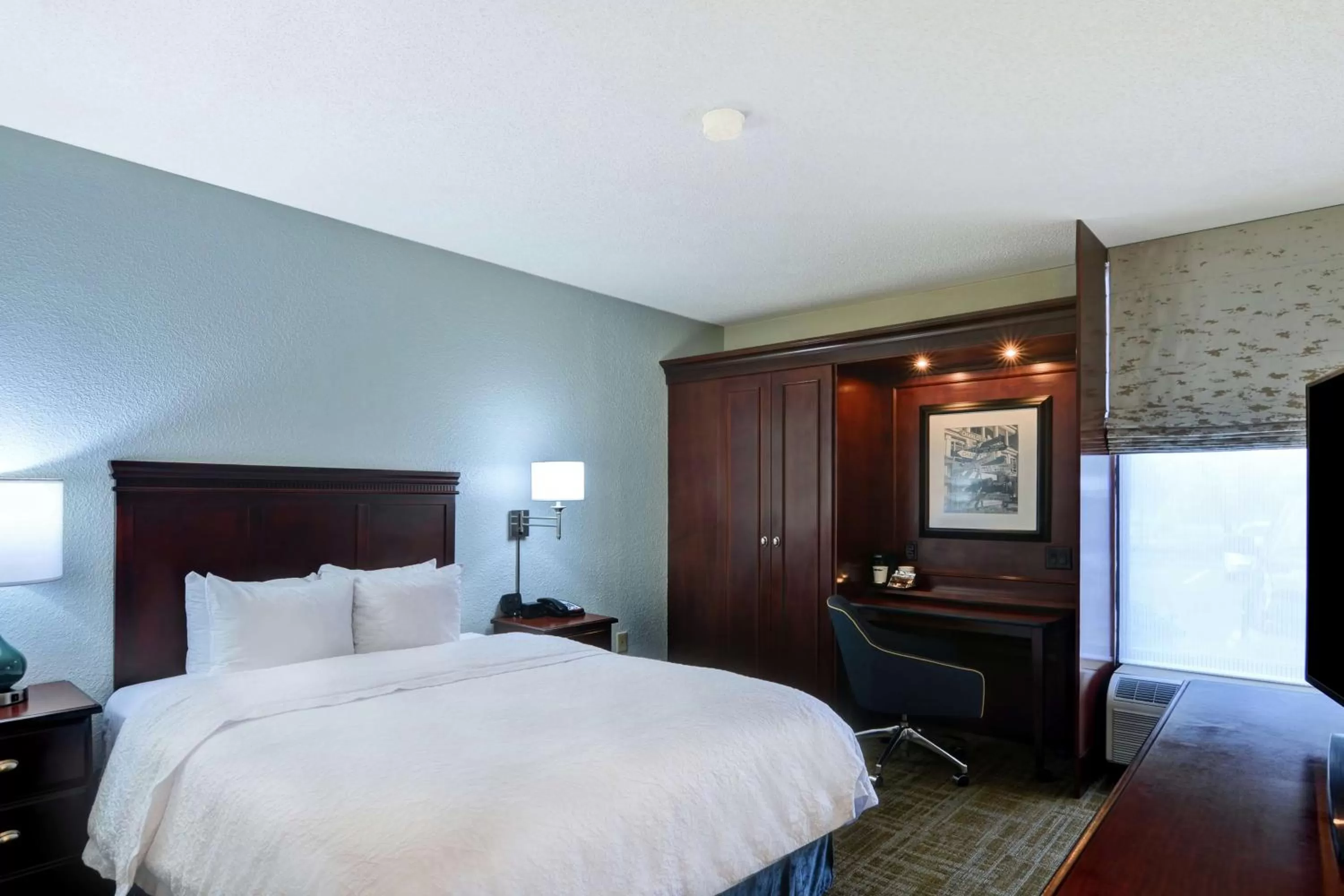 Queen Room with Mobility Access/Non-Smoking in Hampton Inn Charlotte-Gastonia