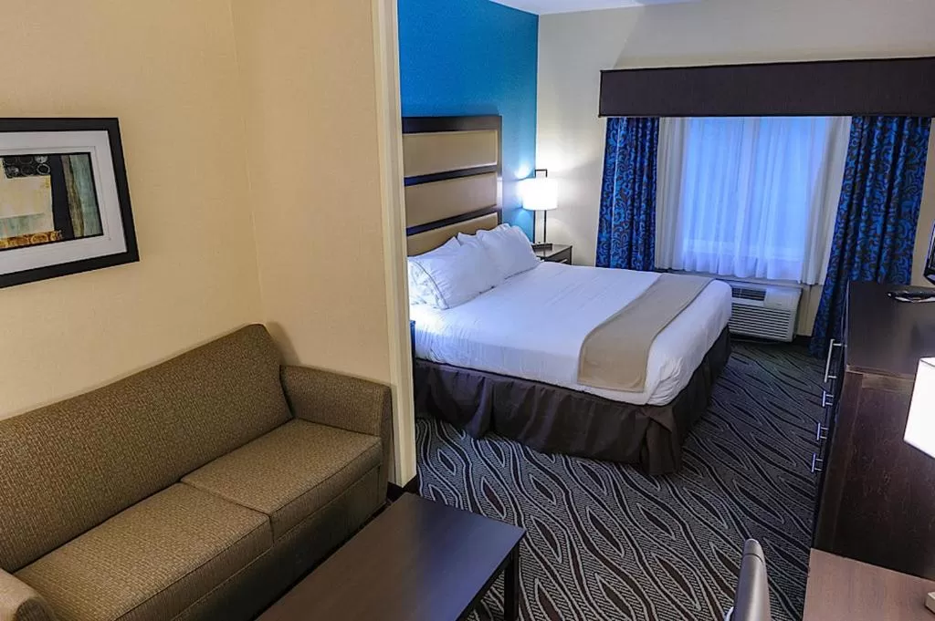 Standard King Room in Holiday Inn Express - Ludlow - Chicopee Area by IHG