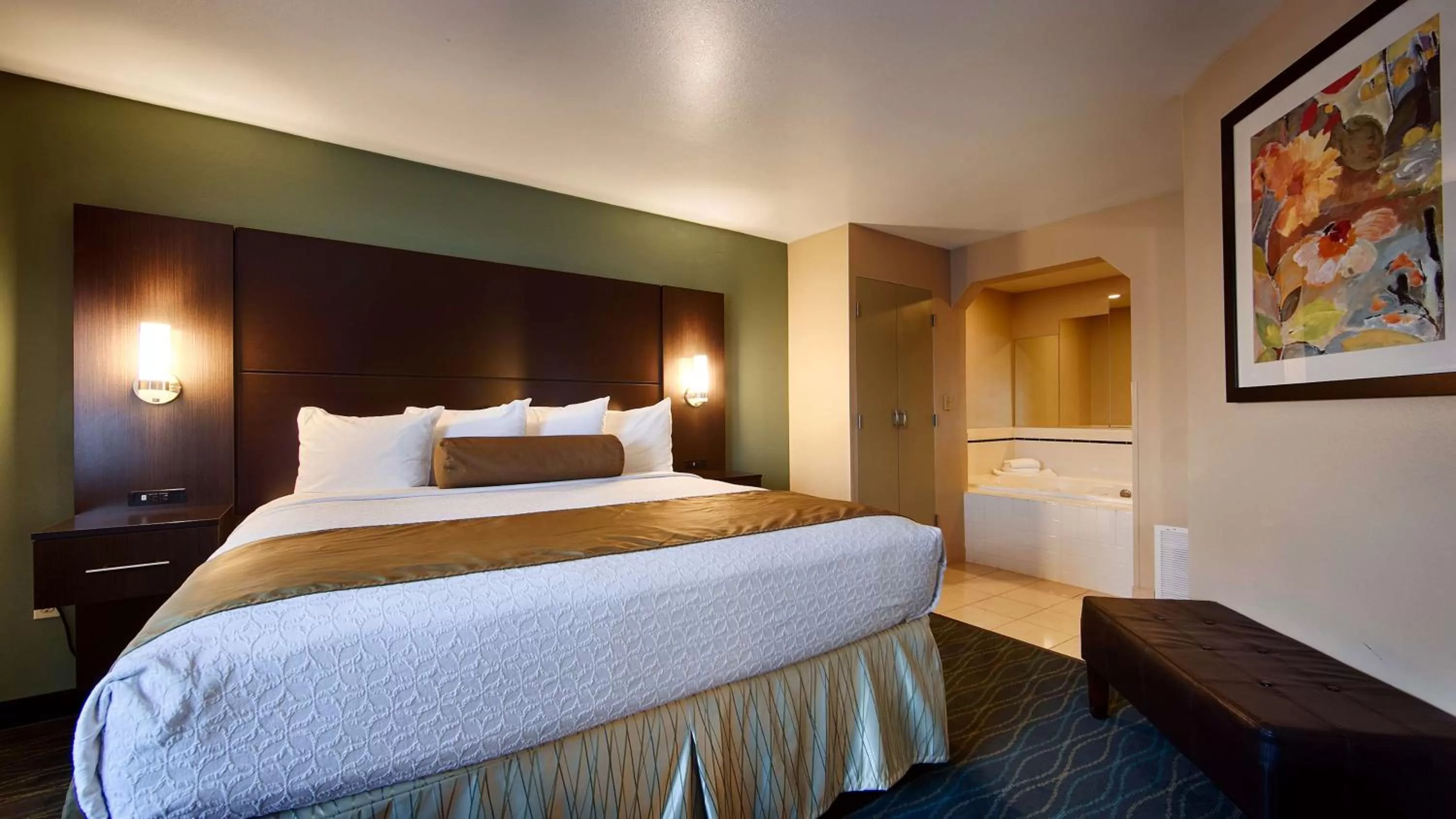 Two-Bedrooms King Suite in Baymont by Wyndham Marion, OH