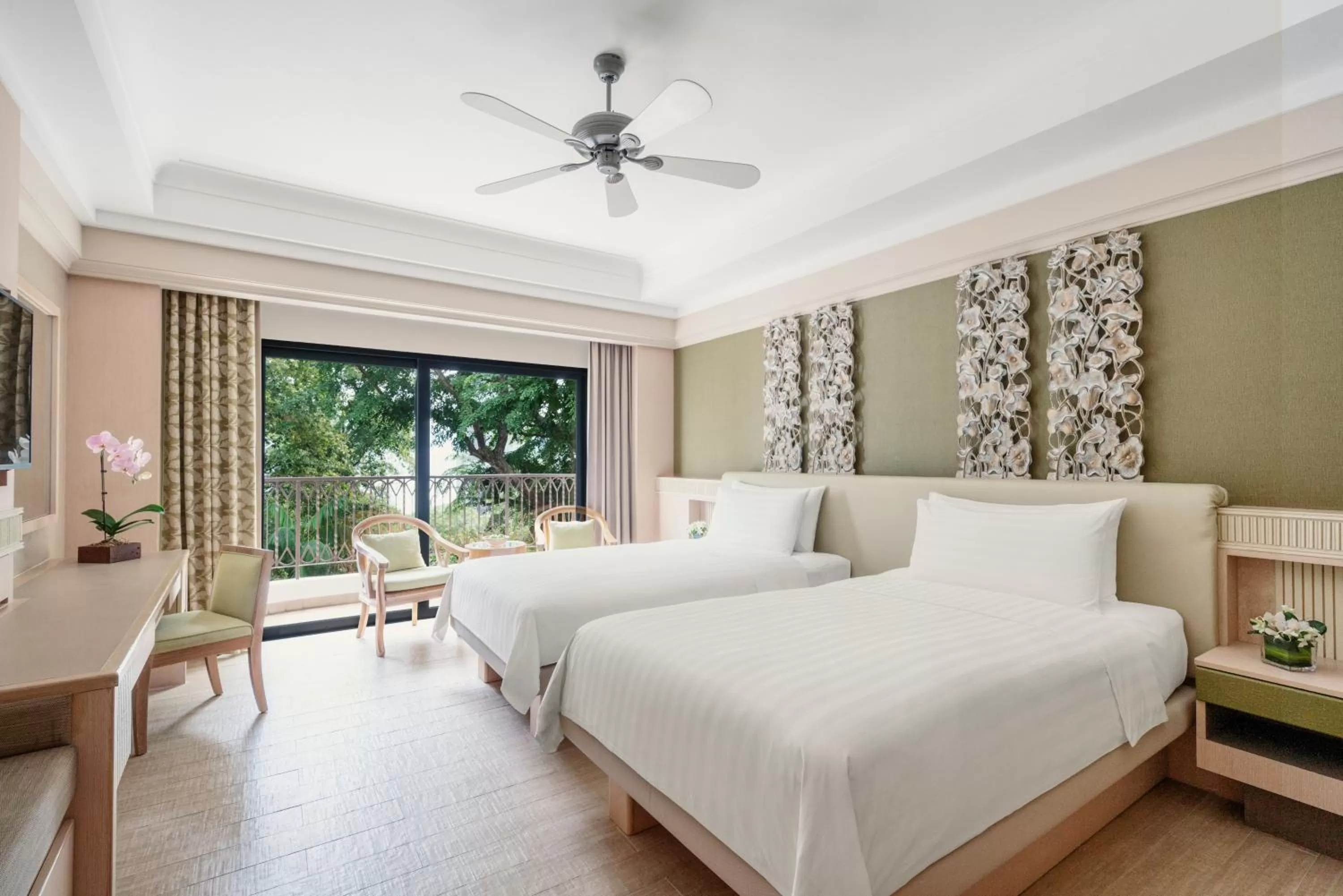 Superior Twin Room with Hill View in Shangri-La Rasa Sentosa, Singapore