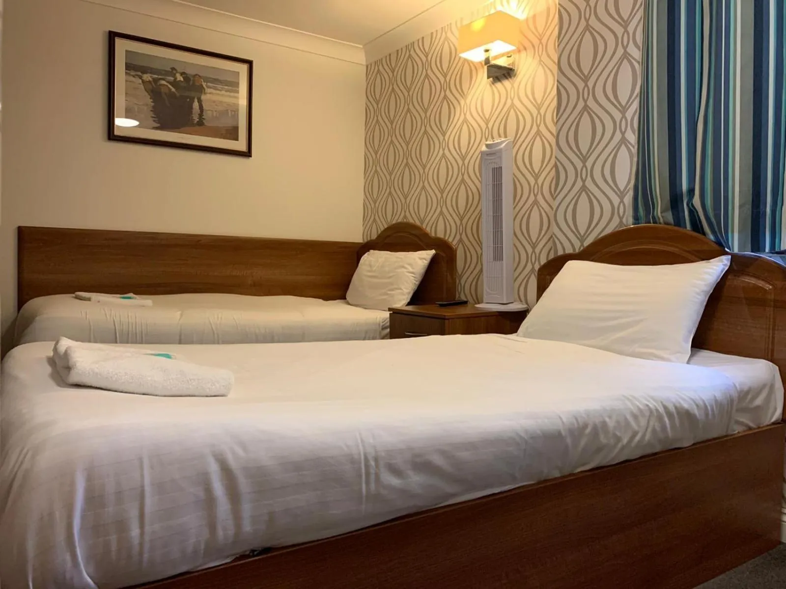 Twin Room in Twickenham Guest House