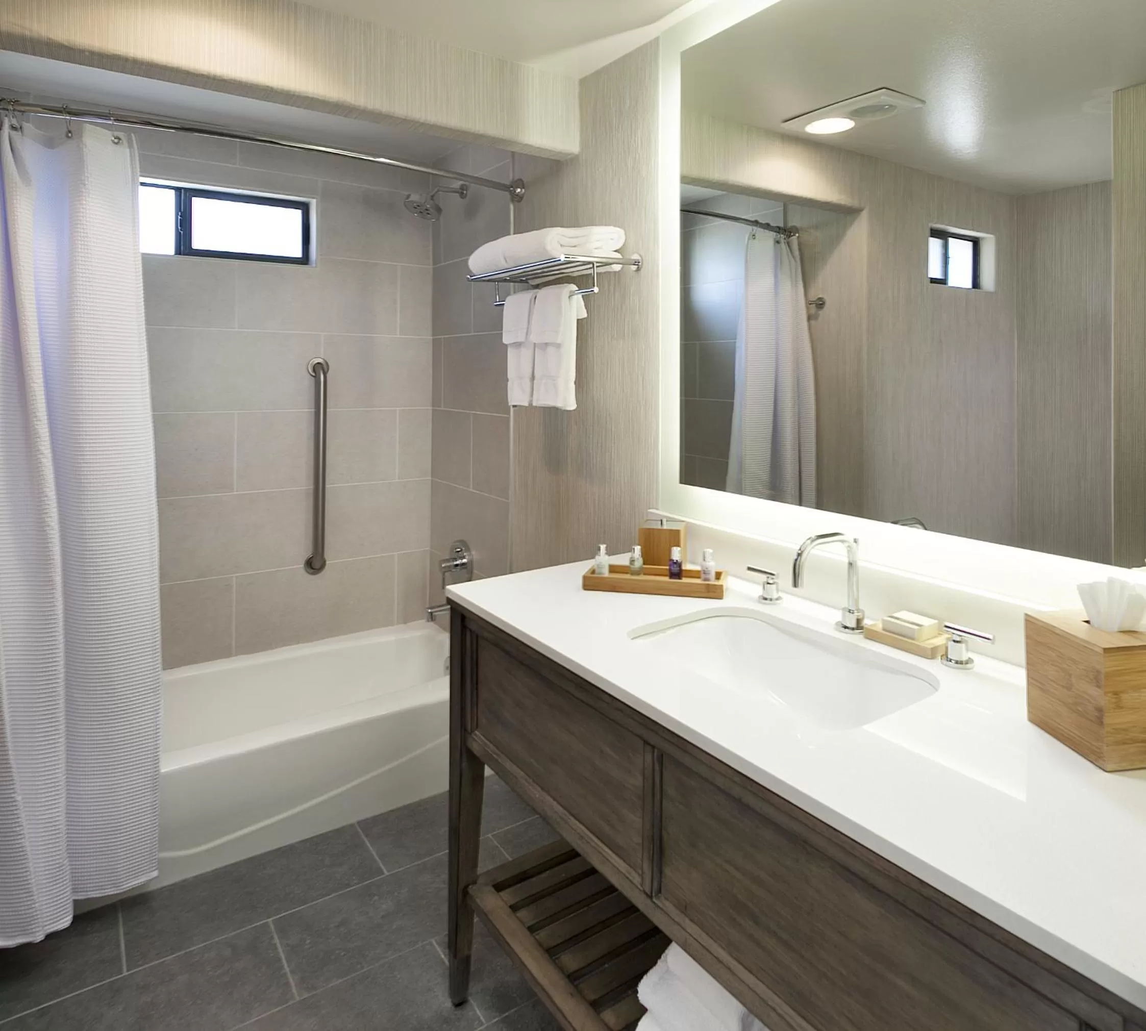 Queen Room with Two Queen Beds and Partial Ocean View in Fogcatcher Inn