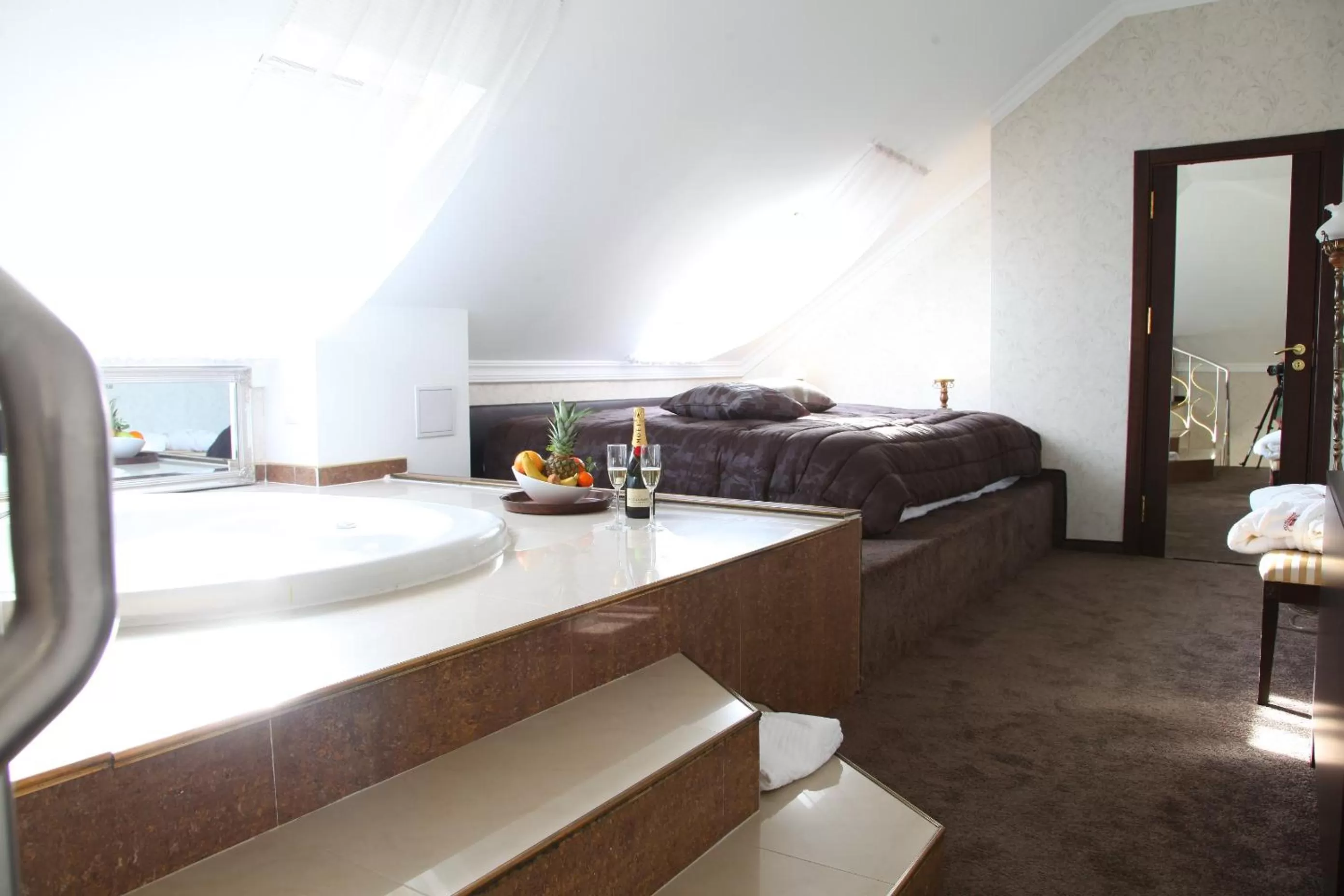 Maisonette Deluxe with Hot Tub in Strimon Garden Medical SPA Hotel