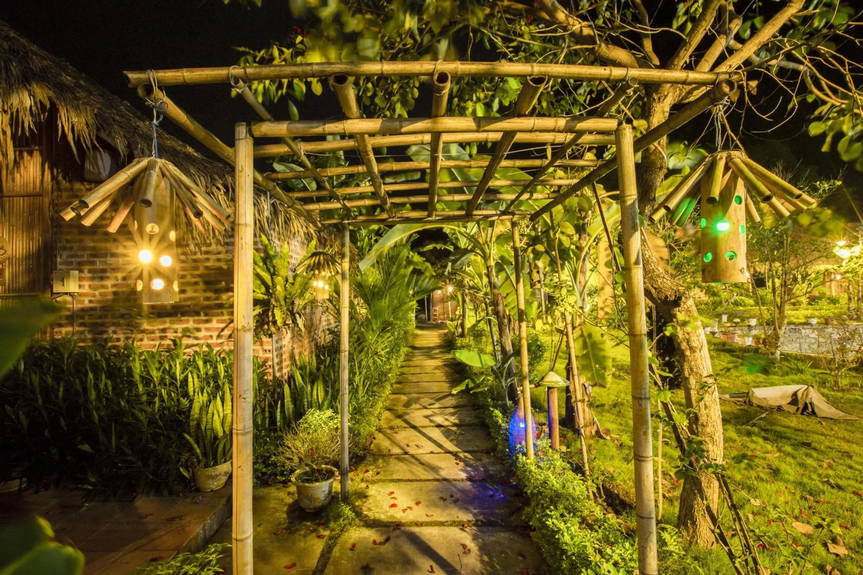 Bungalow with Garden View in Tam Coc Rice Fields Resort