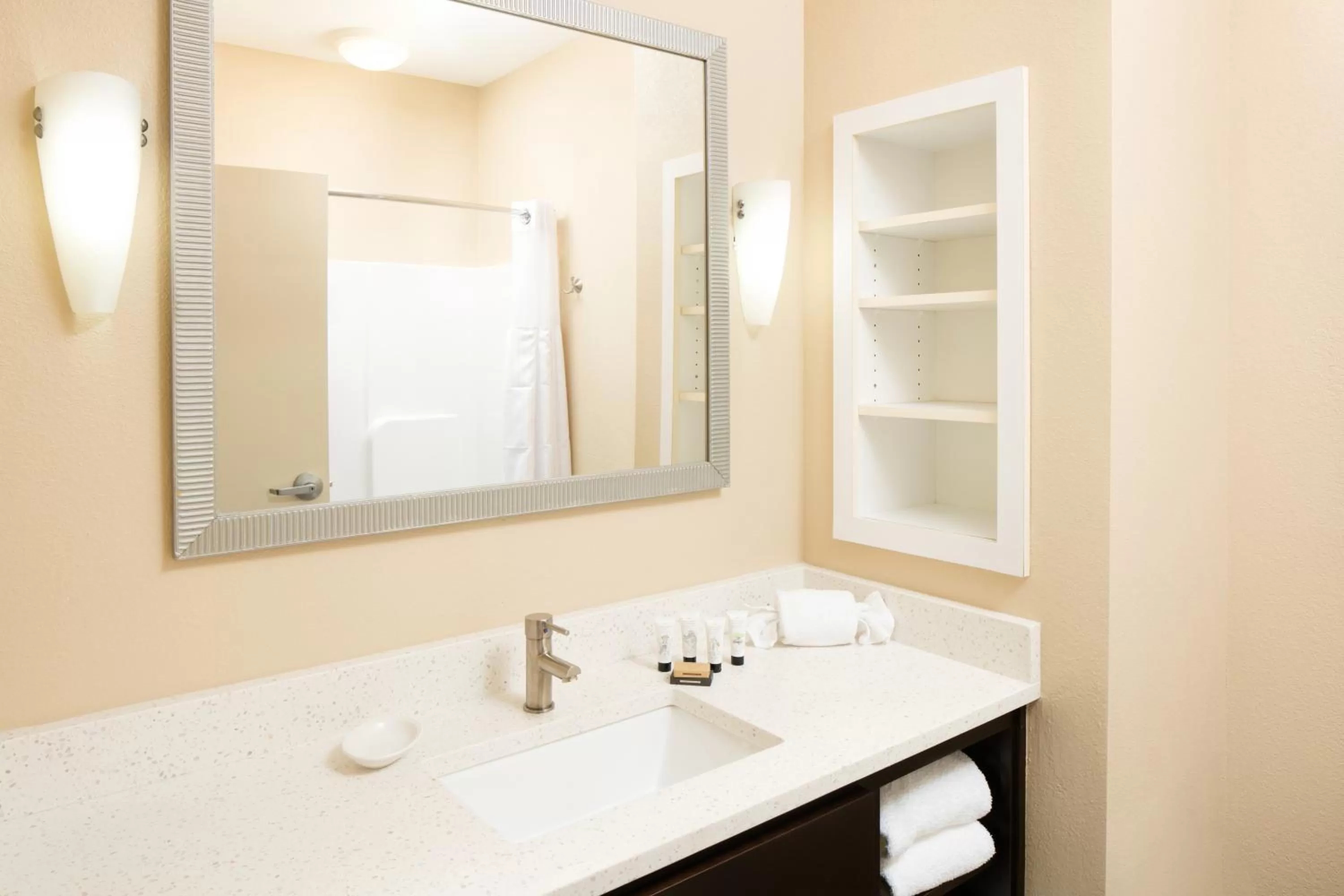 Queen Room with Two Queen Beds - Shower Only/Non-Smoking in Country Inn & Suites Etown