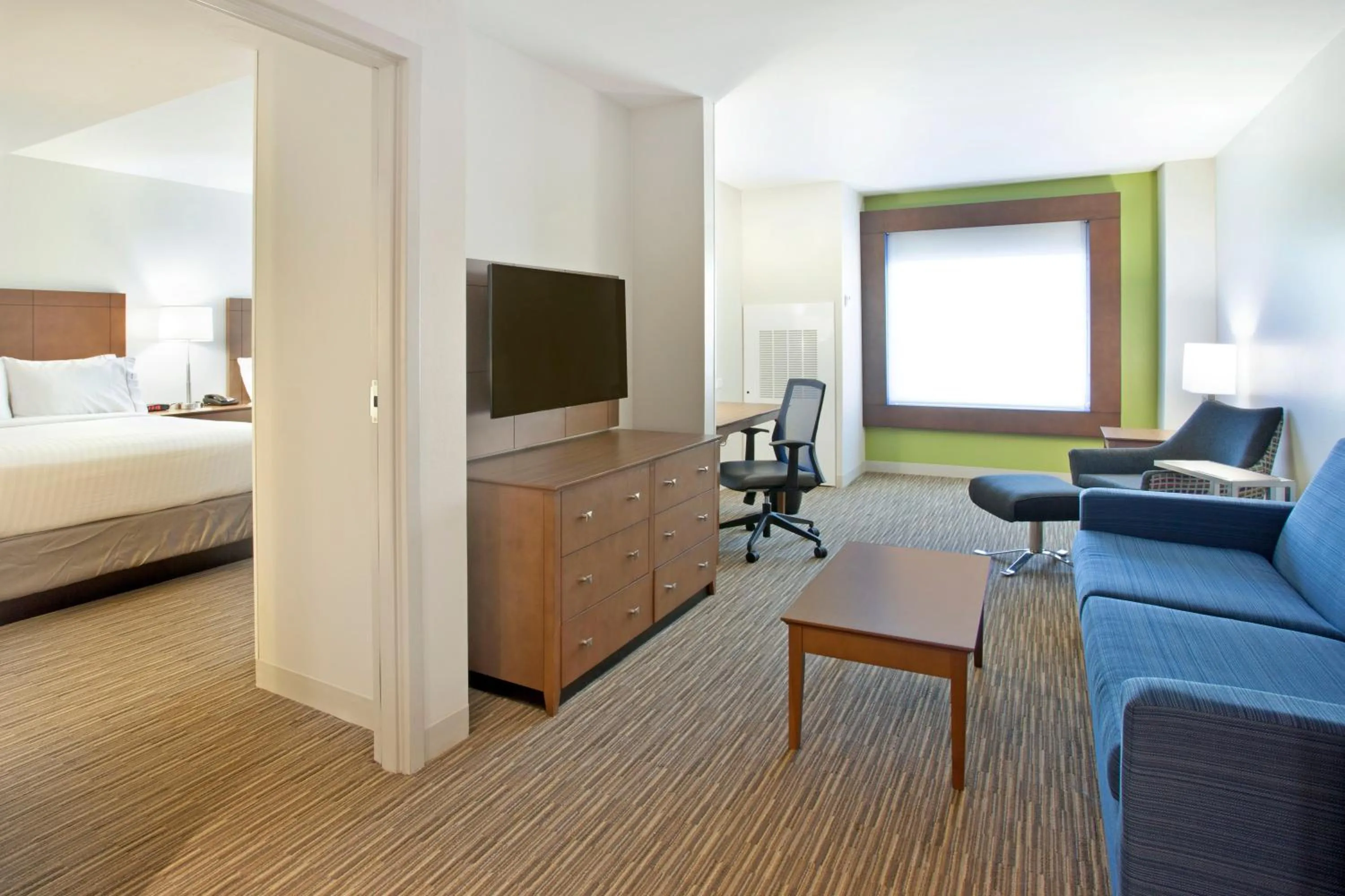 Queen Suite - Hearing Accessible in Holiday Inn Express Hotel & Suites Austin Downtown - University by IHG
