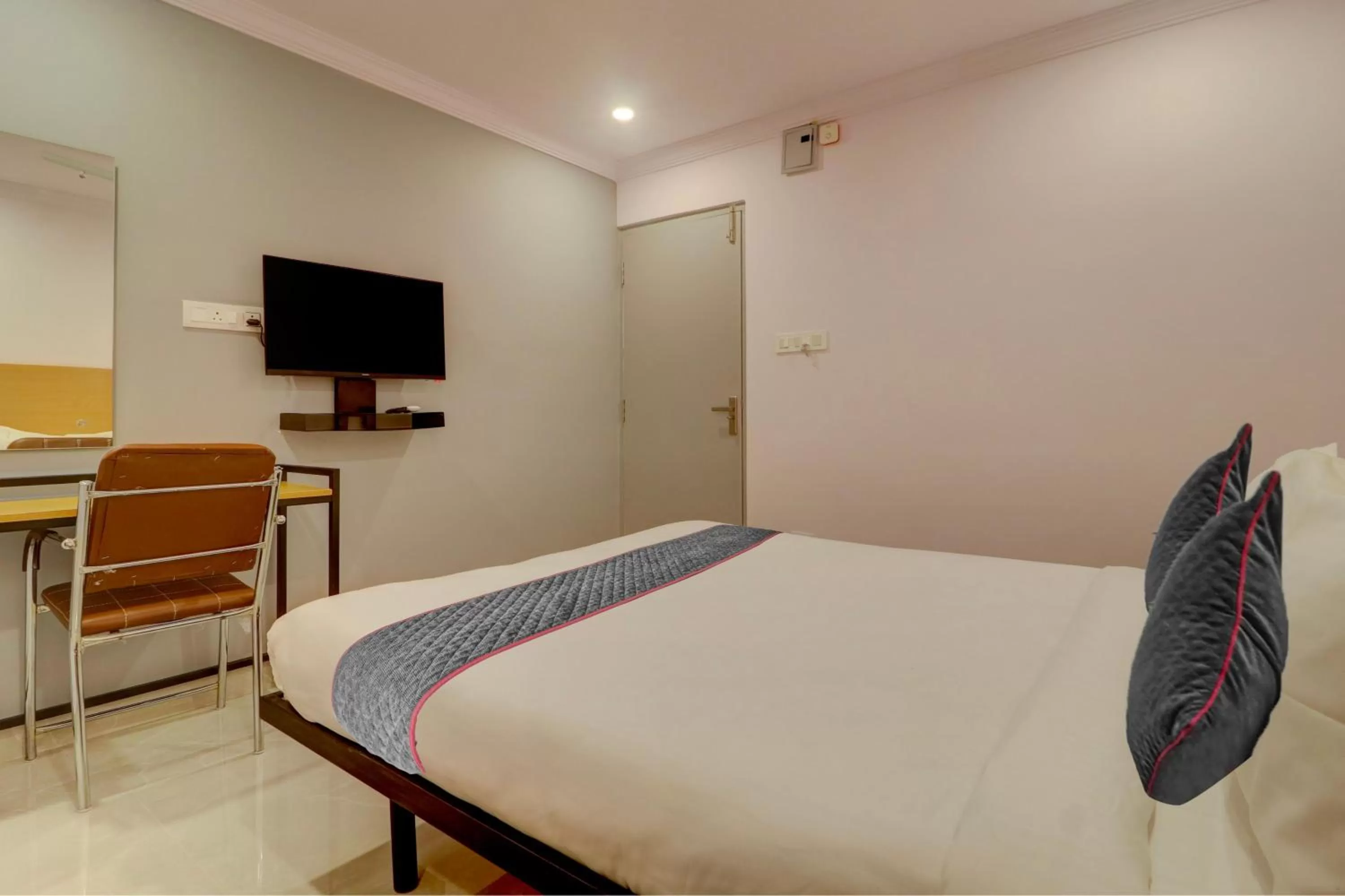 Classic Triple Room - single occupancy in Super Townhouse SR Nagar Near RCC Premier