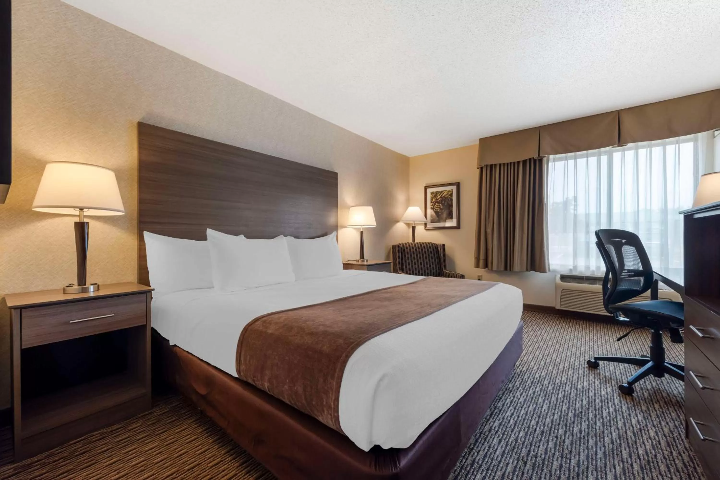 King Room - Disability Accessible/Non-Smoking in Best Western Spooner Riverplace