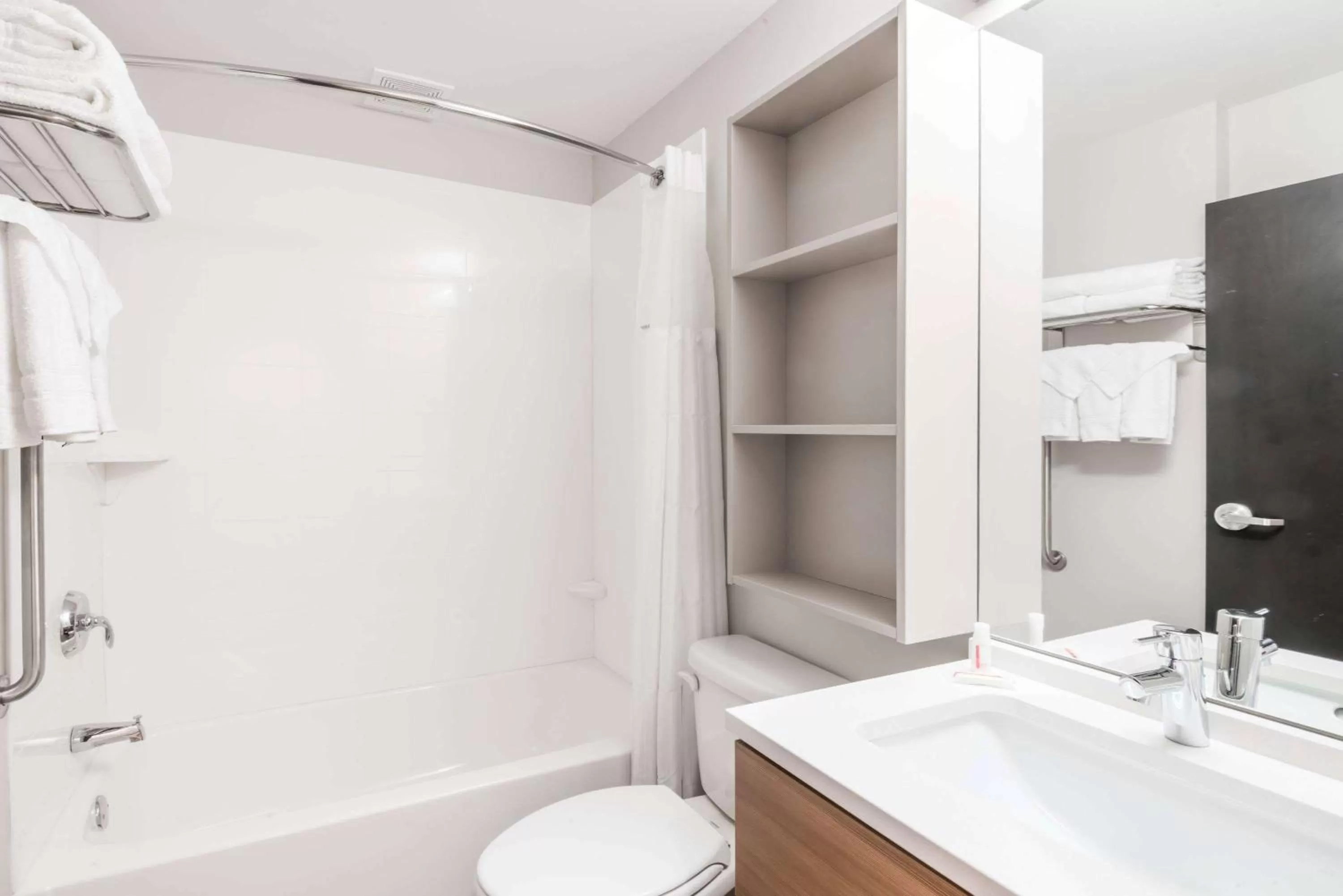 Queen Suite - Non-Smoking in Microtel Inn & Suites by Wyndham - Penn Yan