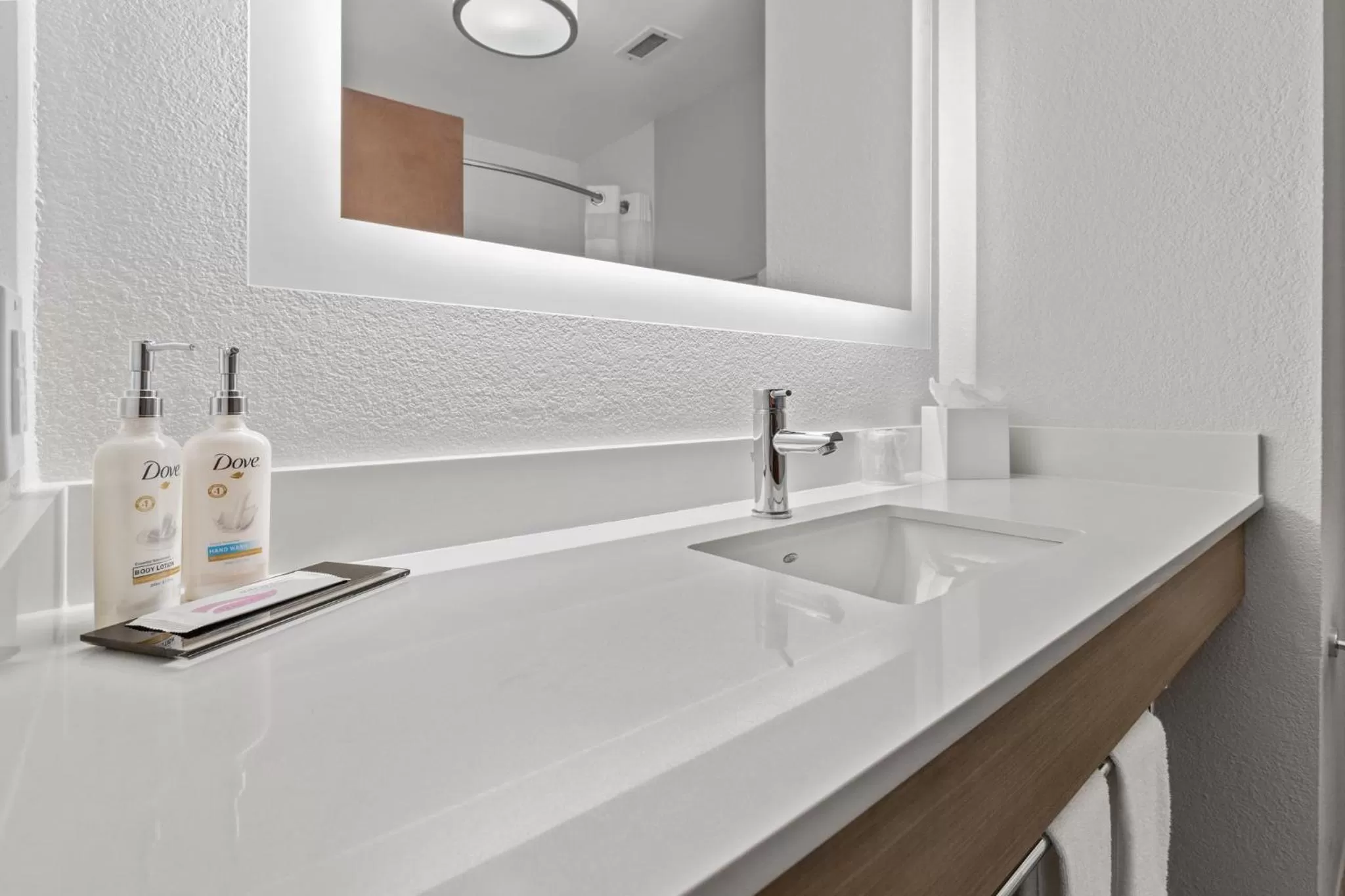 Standard King Room in Holiday Inn Express Hotel & Suites Starkville, an IHG Hotel