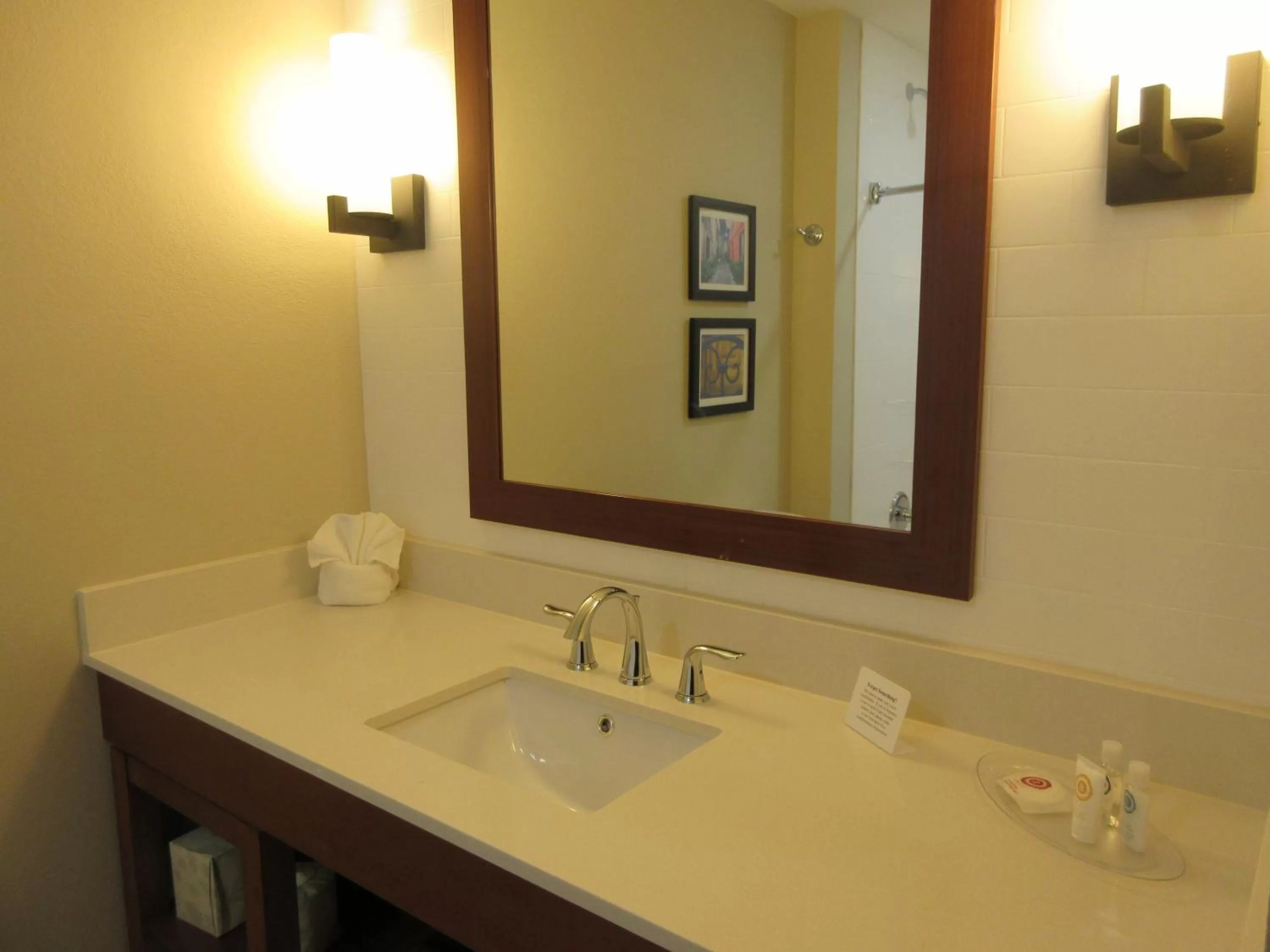 Accessible King Suite with Sofa Bed and Tub - Non Smoking in Comfort Suites