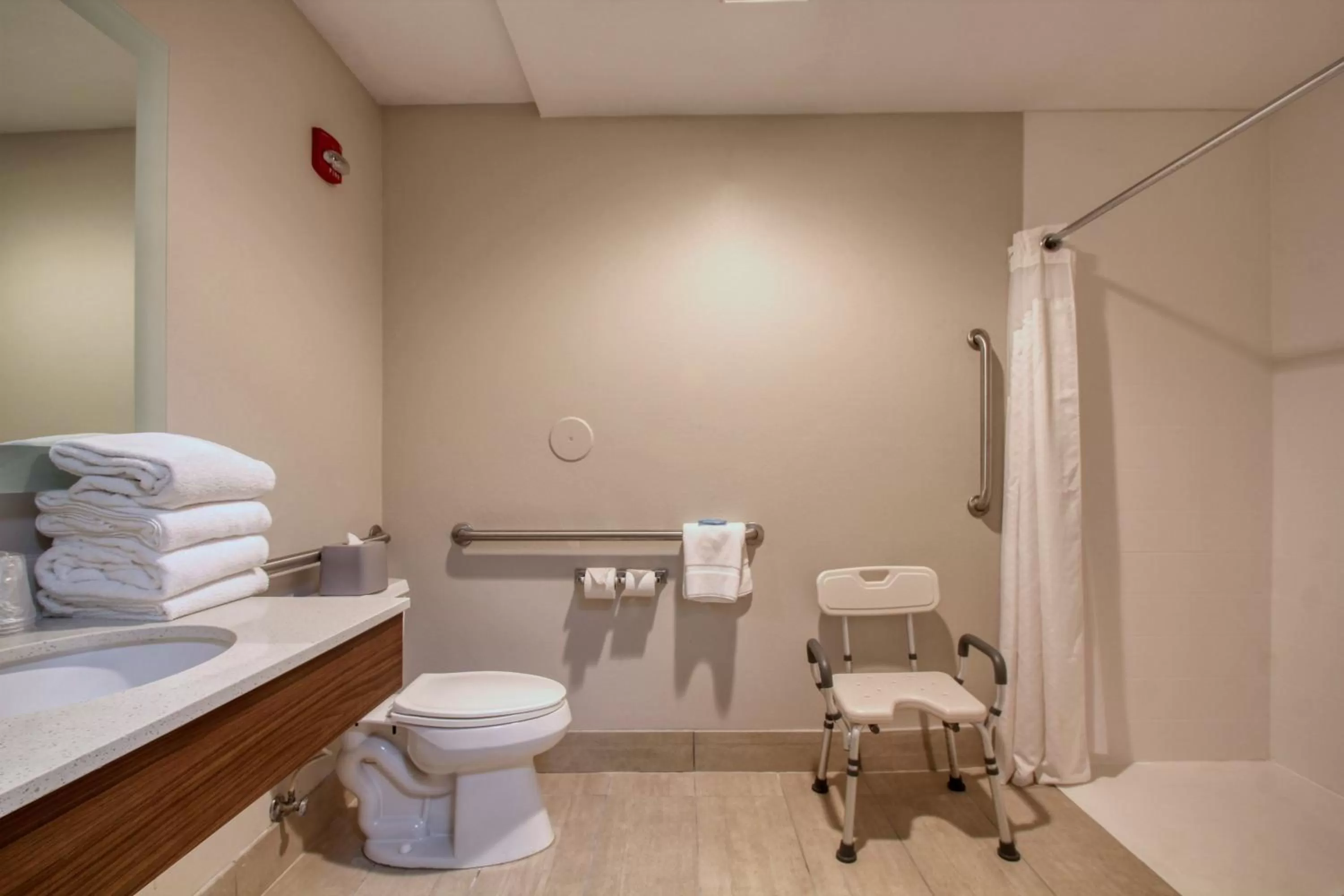 Suite - Mobility Access/Hearing Accessible in Holiday Inn Express Hotel & Suites Oshkosh - State Route 41 by IHG