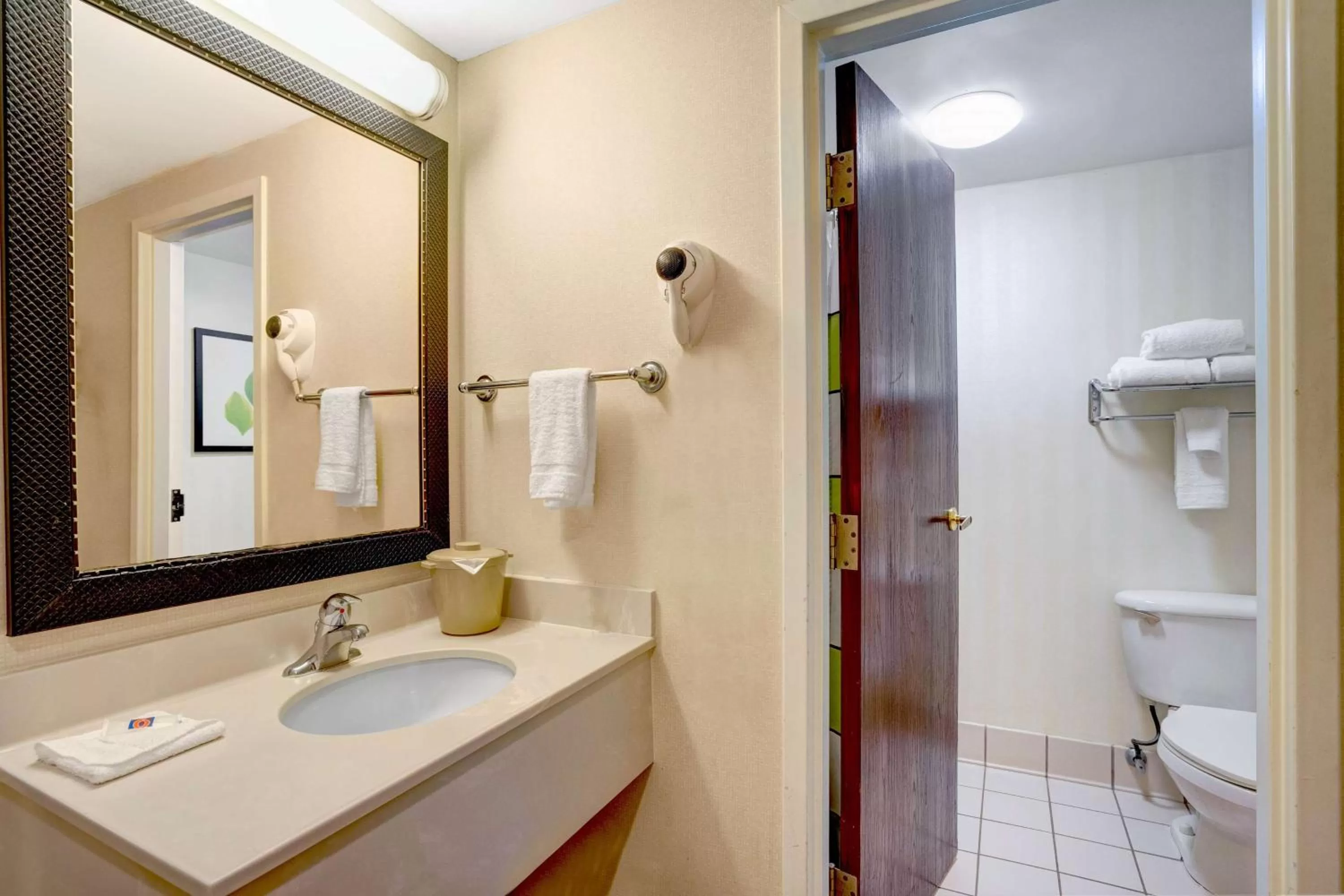 King Room - Disability Access - Non-Smoking in Motel 6-Milford, CT