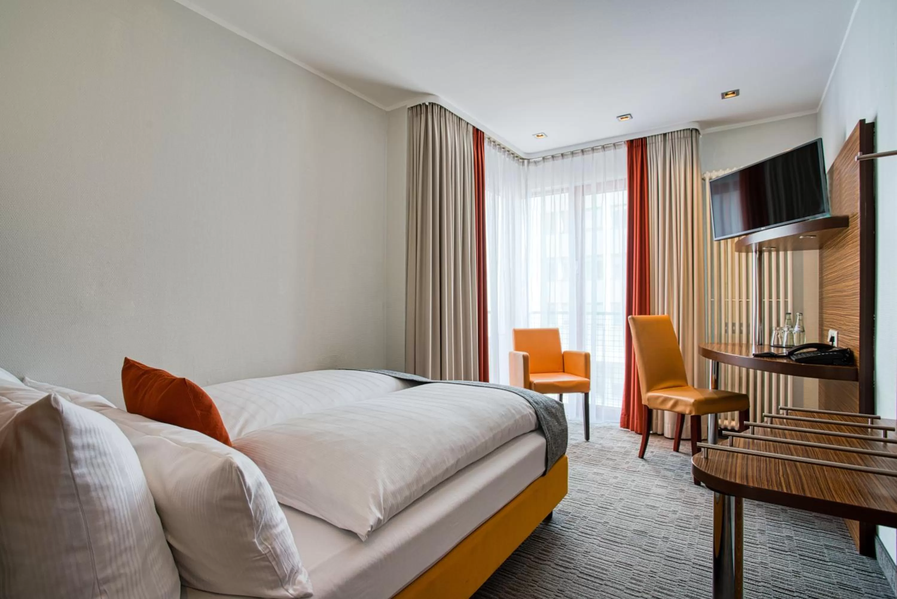 Economy Double Room with Queensize Bed in Centro Hotel Kommerz