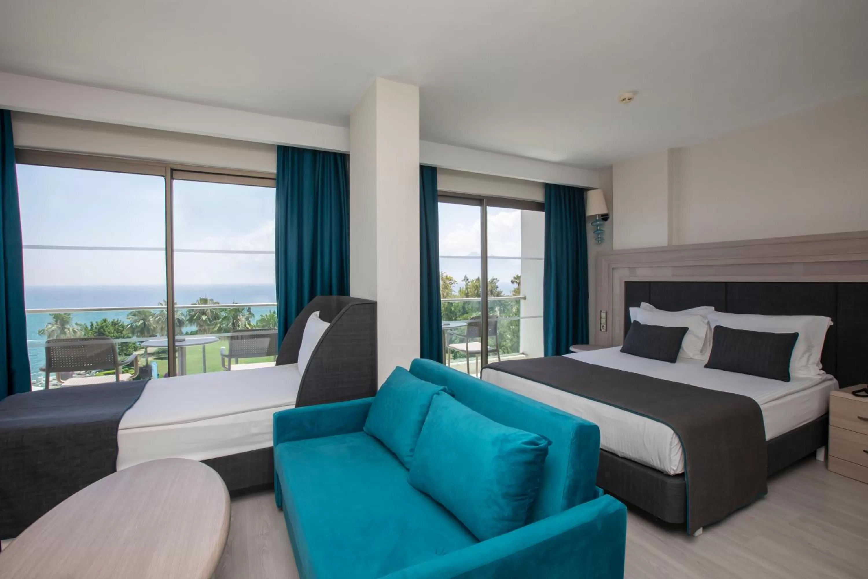 Superior Room in Falcon Hotel