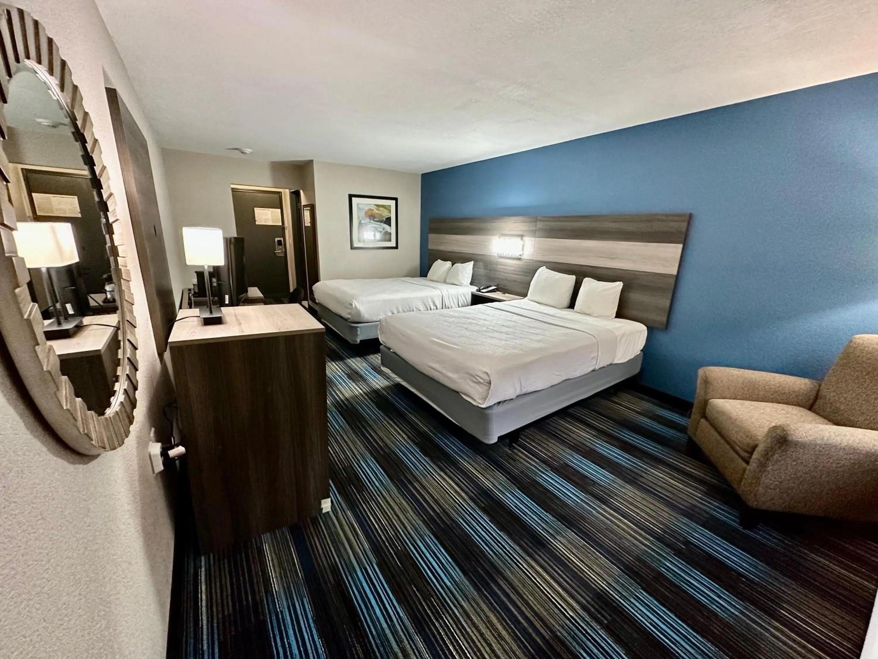 Deluxe Queen Room - Mobility Access/Non-Smoking in Baymont by Wyndham Kansas City KU Medical Center