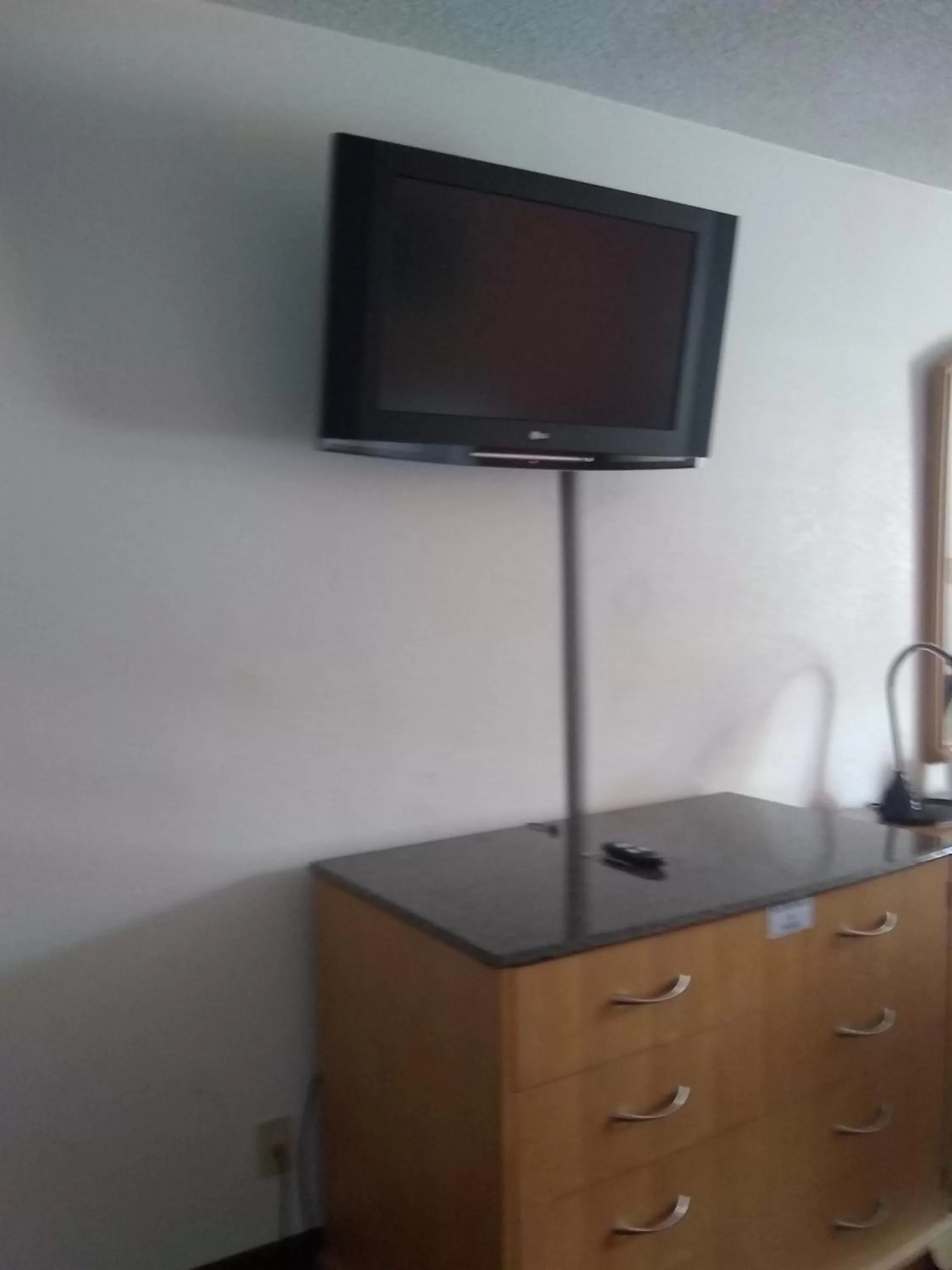 Standard Double Room - Smoking in Howard Johnson by Wyndham Virginia Beach