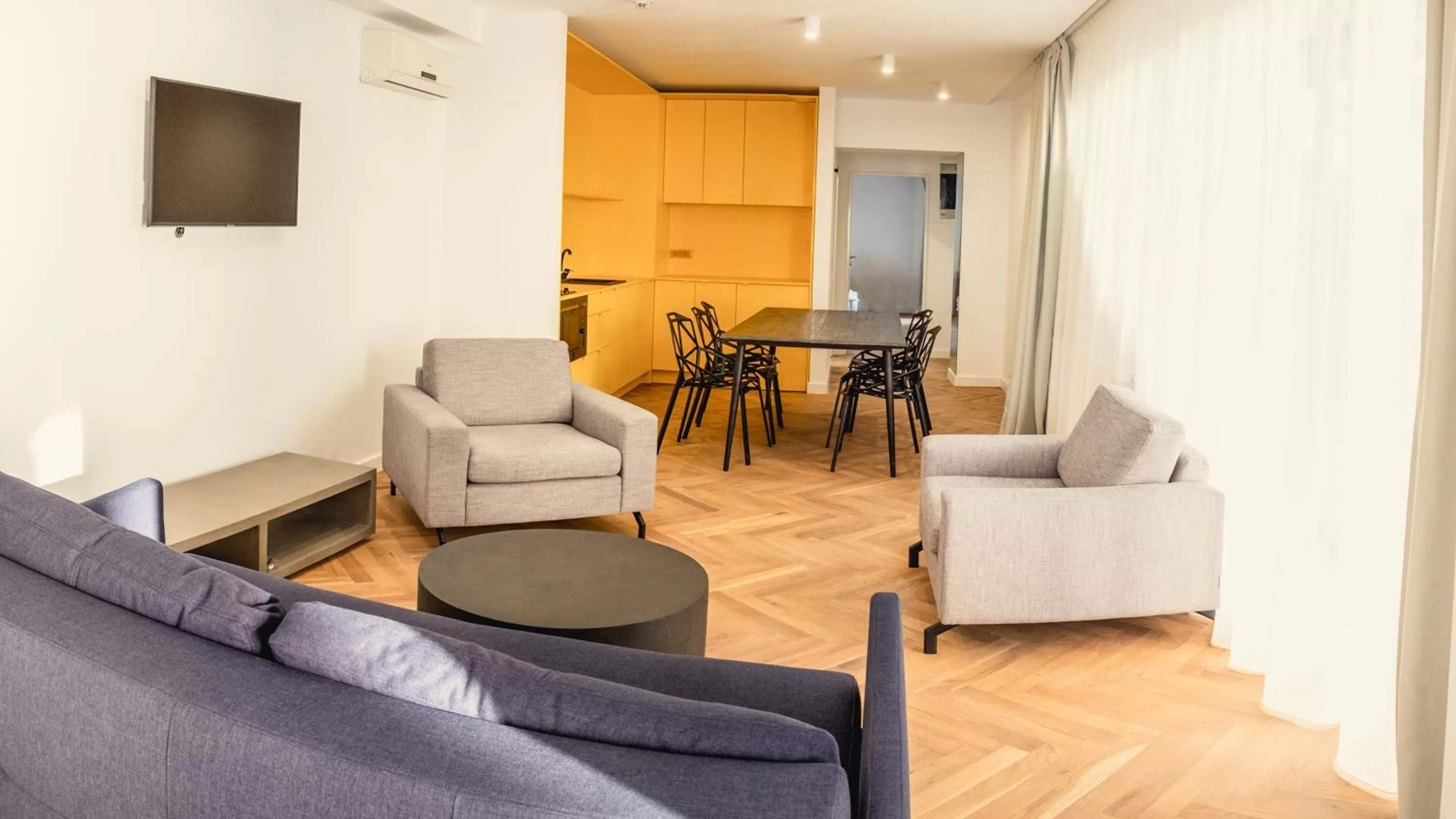 Grand Three Bedroom Apartment in Aparthotel Blend City Center