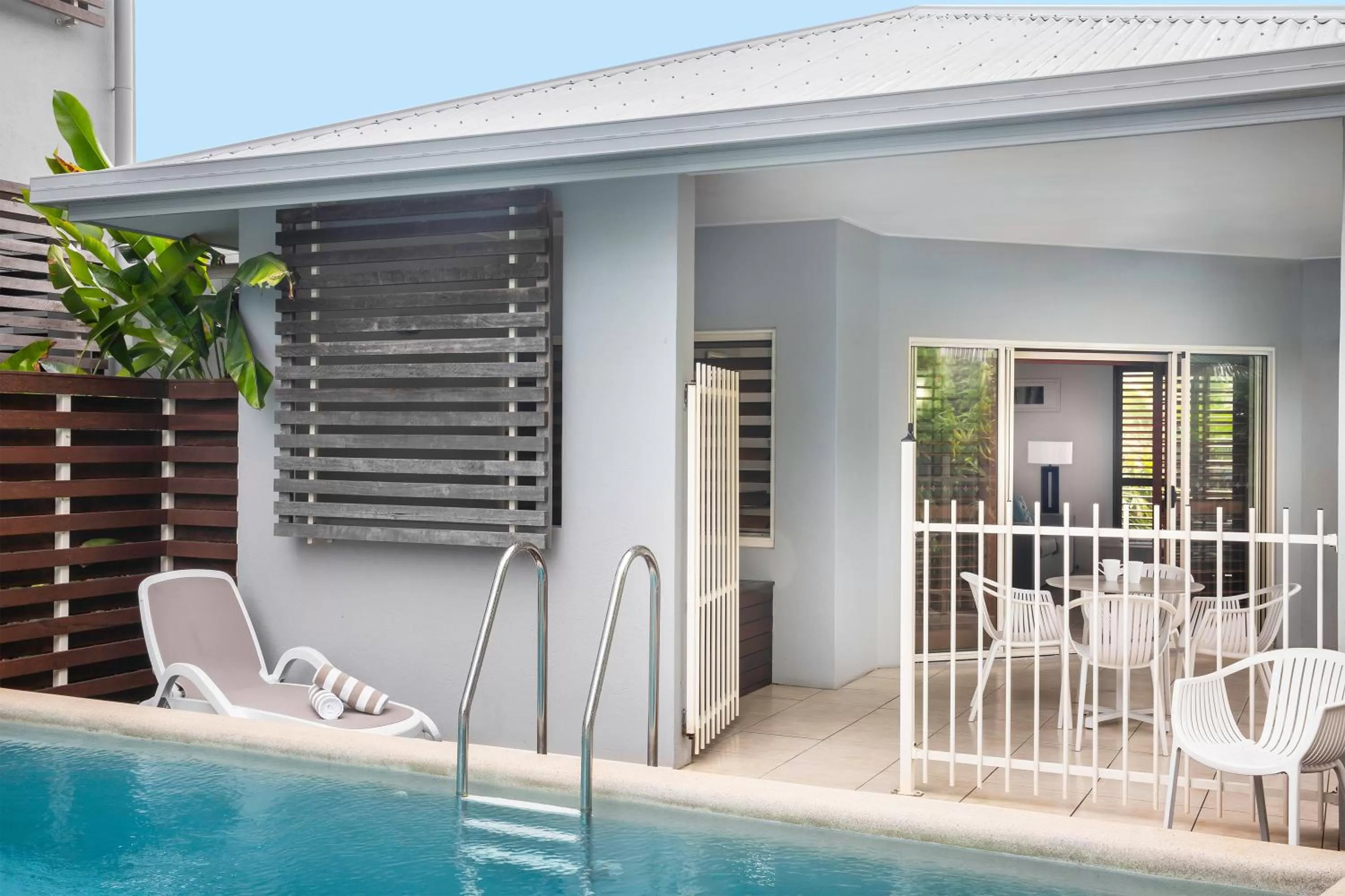 Two-Bedroom Apartment Swim Out in Mantra Aqueous on Port