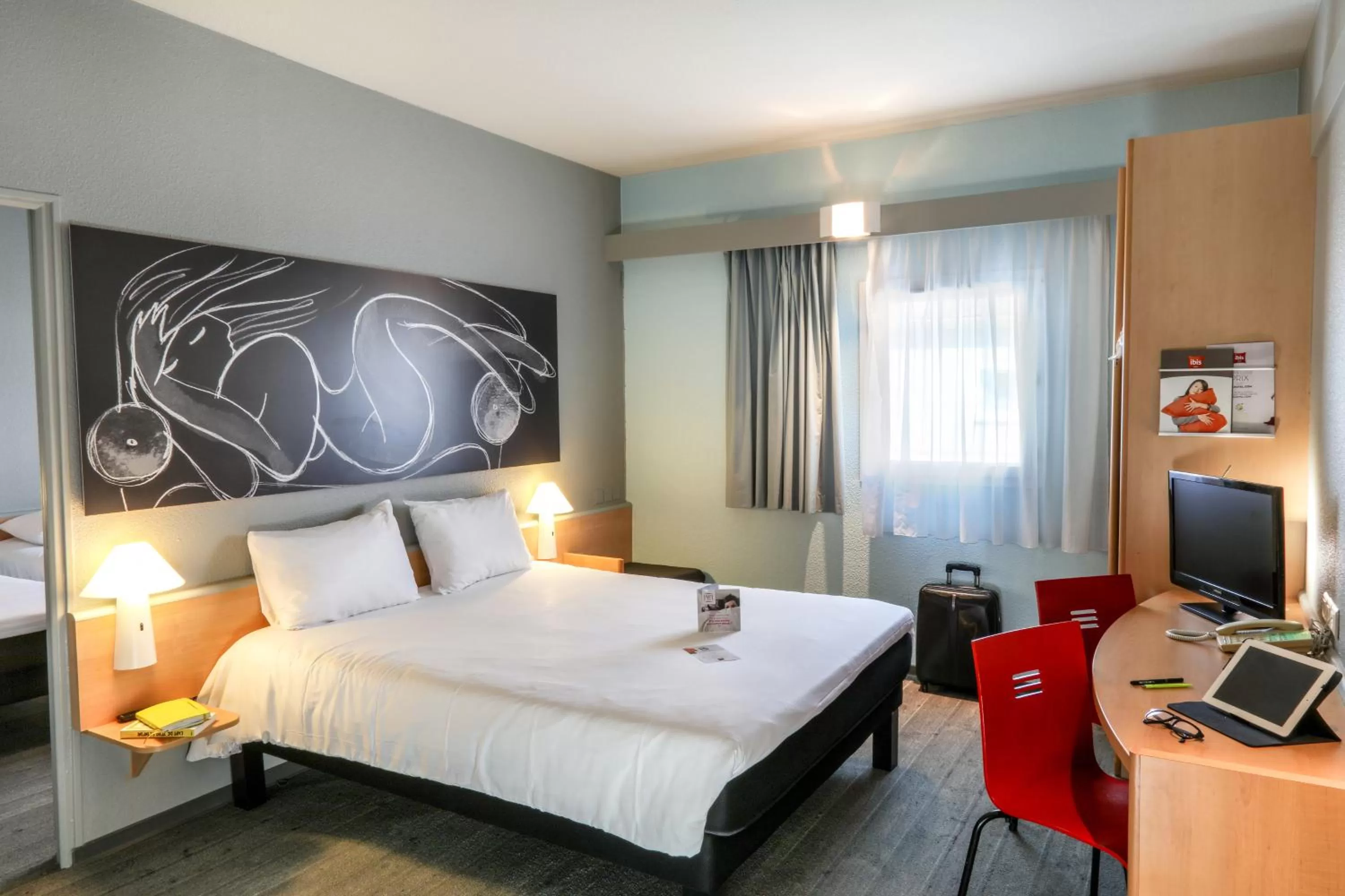 Family, Bed in ibis Orange Sud